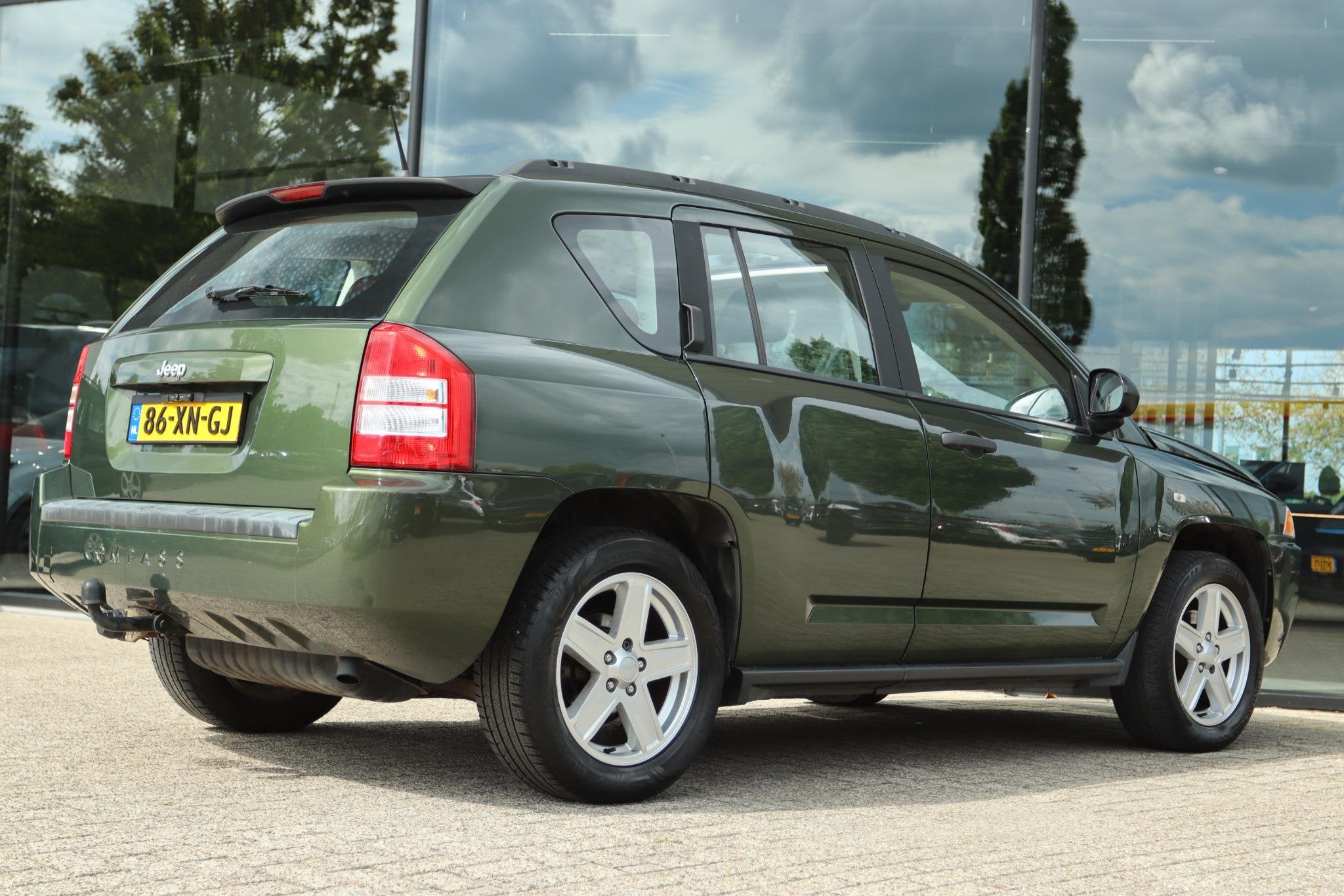 JEEP COMPASS 2.4 LIMITED | CARPLAY | CAMERA | SCHUIFDAK | TR, Auto's, 450 kg, Gebruikt, Beige, 4 cilinders