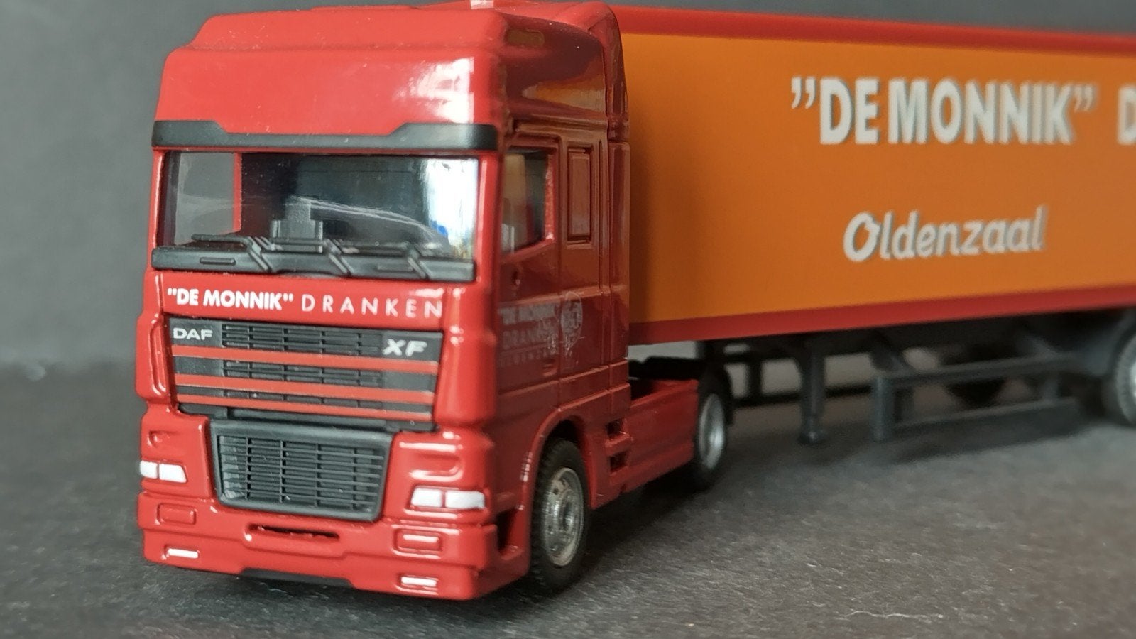 Daf Xf De Monnik Dranken Oldenzaal 1:87 Holland Oto Pol, Hobby en Vrije tijd, Overige merken, Zo goed als nieuw, Holland Oto, Bus of Vrachtwagen