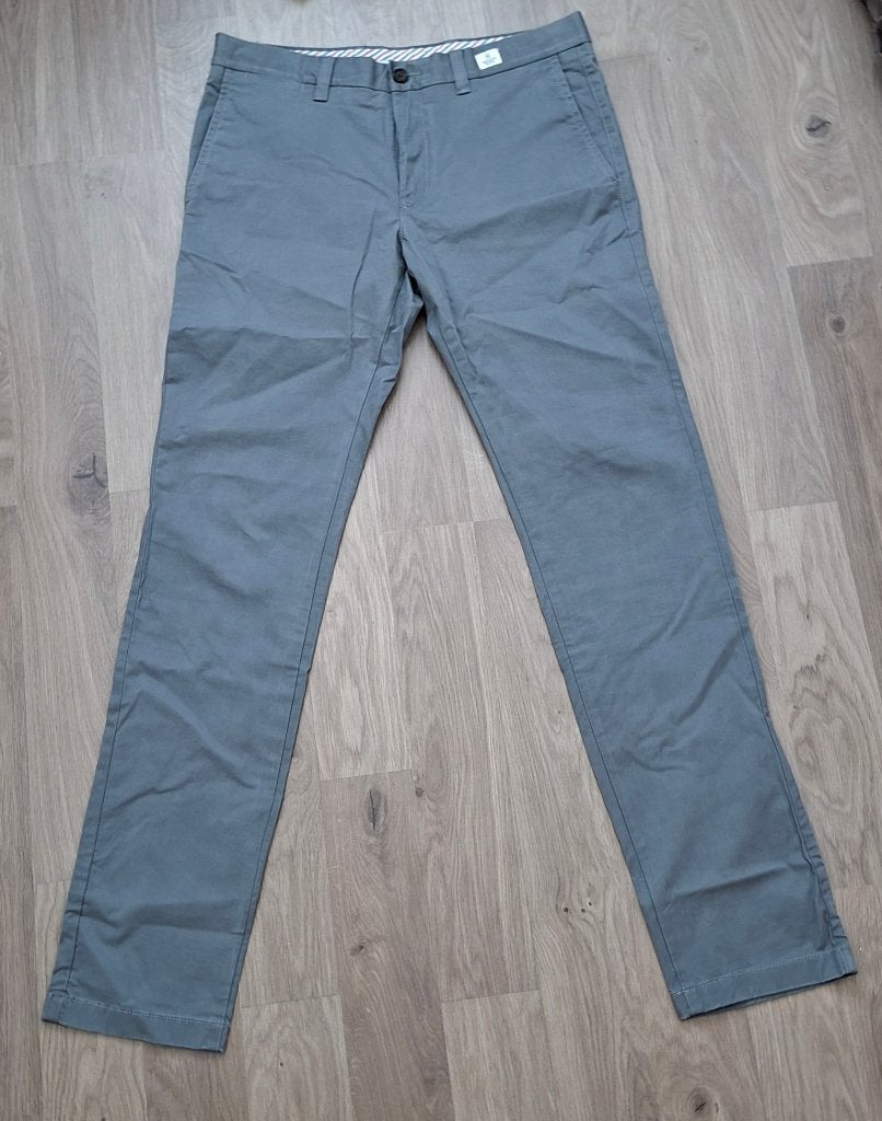 Tommy Hilfiger chino, Tommy Hilfiger, Overige maten, Ophalen of Verzenden, Zo goed als nieuw