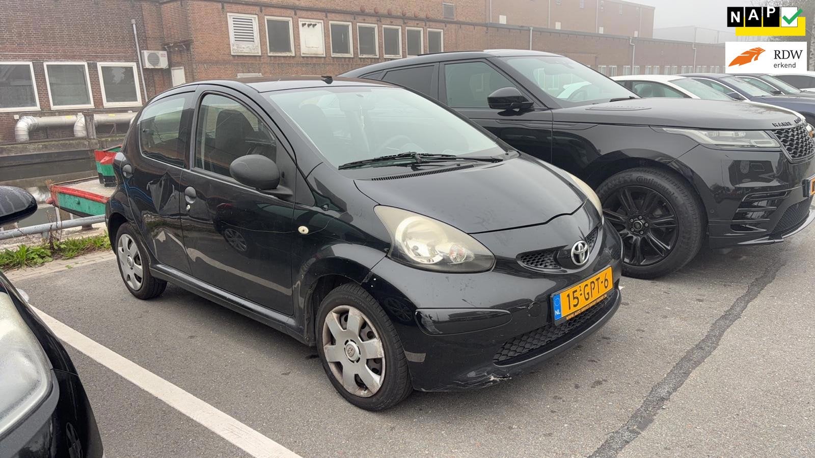 Toyota Aygo 1.0-12V Airco *APK 08-2027* KOPPELING DEFECT, Auto's, Voorwielaandrijving, Stof, Gebruikt, Zwart