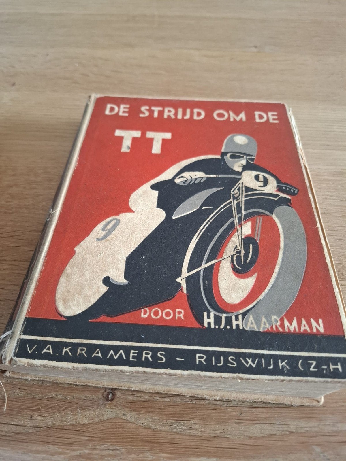 De strijd om de TT. Oud boek., Verzamelen, Ophalen of Verzenden, Sport