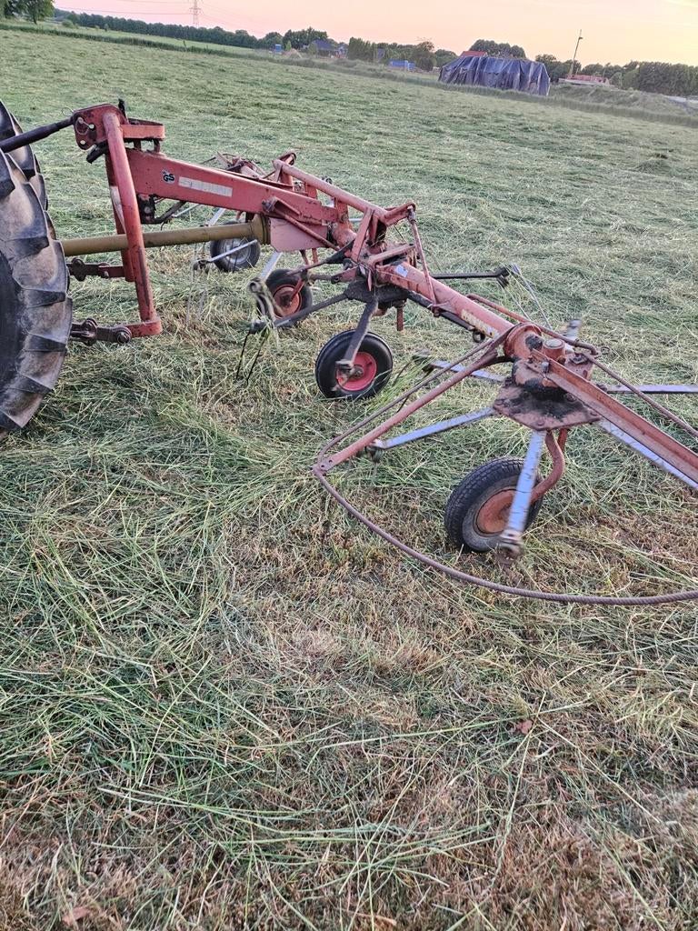 Stoll schudder 4 kops+ rubber schuif + grondbakken, Ophalen, Weidebouw