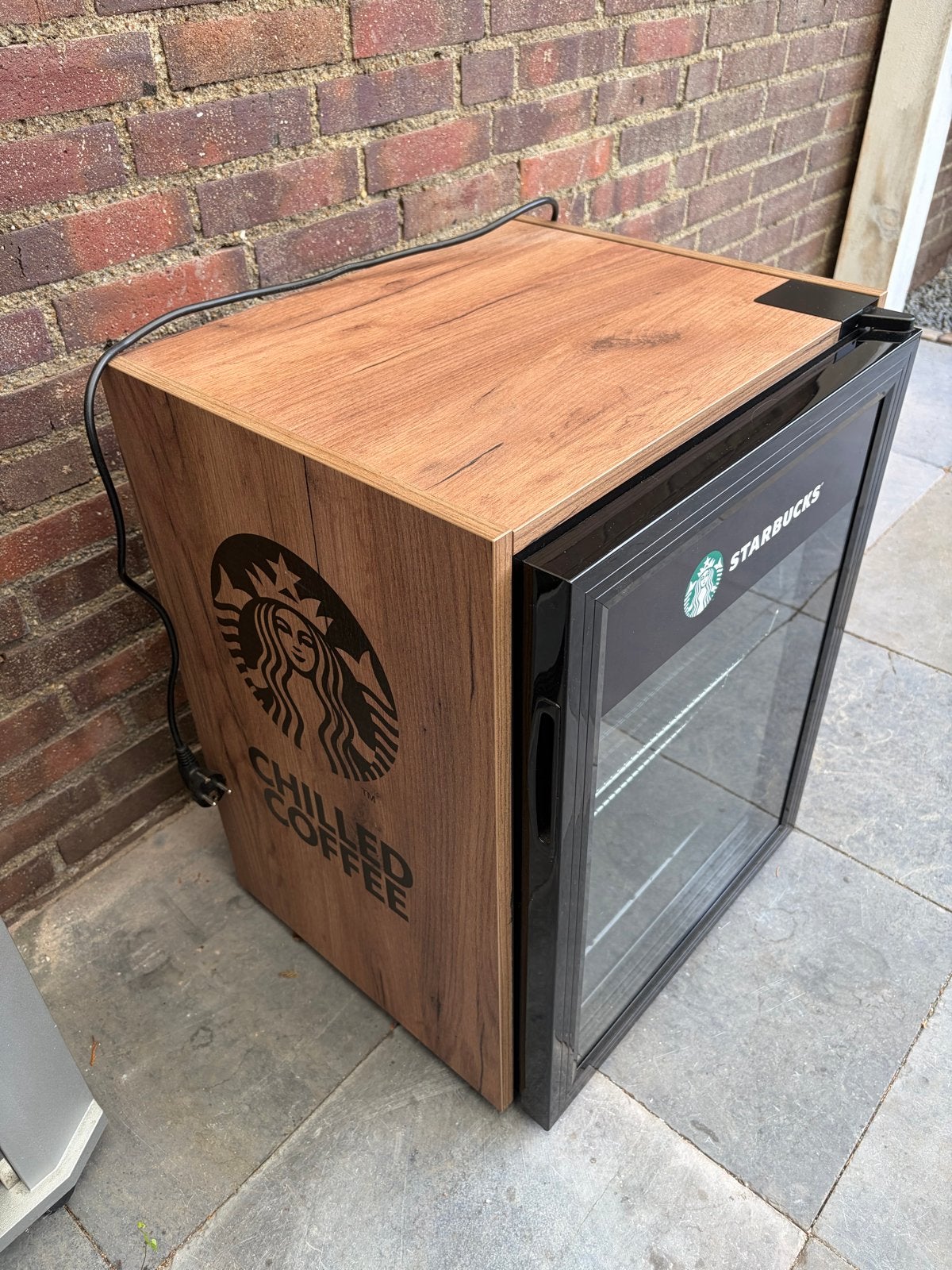 Nieuwe Starbucks Koelkast - Perfect voor Drankjes, Witgoed en Apparatuur, Koelkasten en IJskasten, Ophalen, Zonder vriesvak, Nieuw