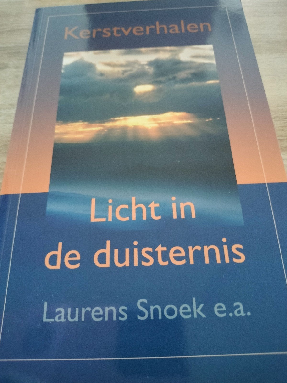 Kerstverhalen: Licht in de duisternis - Laurens Snoek e.a., Boeken, Ophalen of Verzenden, Zo goed als nieuw
