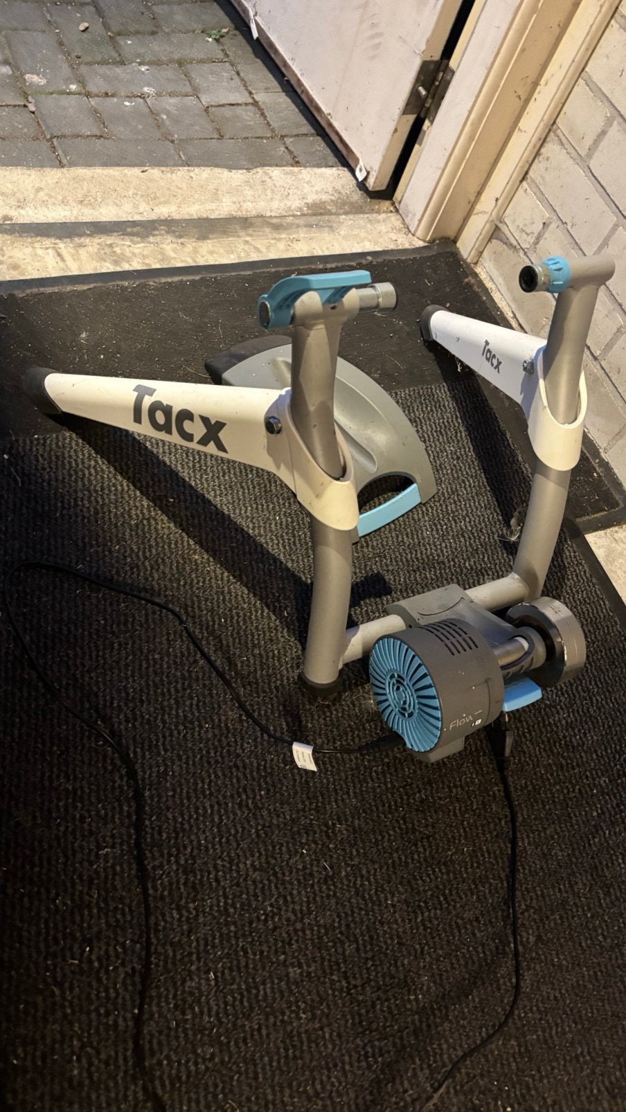 TACX Flow Smart Fietstrainer T2240.61, Ophalen of Verzenden, Zo goed als nieuw