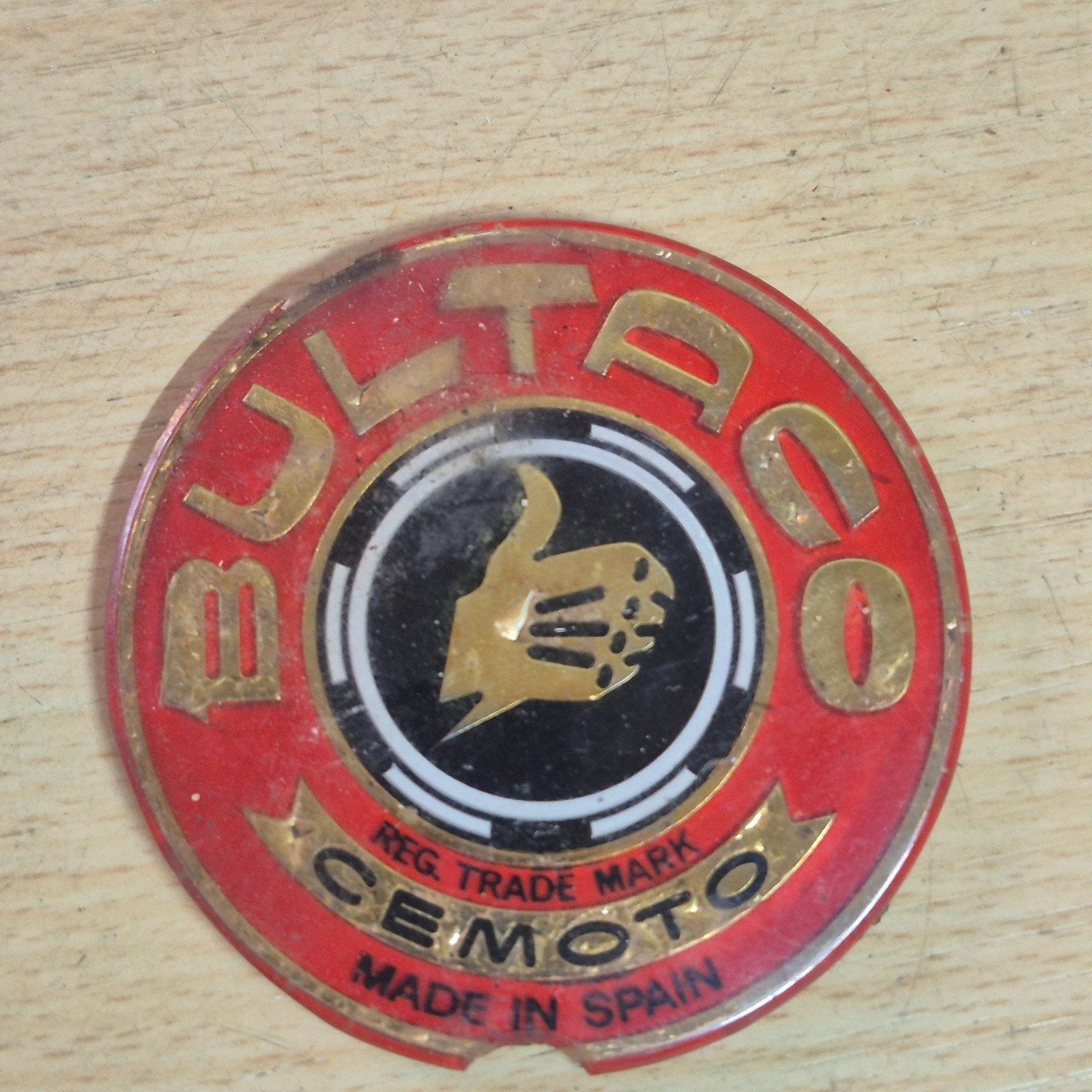 Vintage Bultaco Cemoto embleem - Made in Spain, Motoren, Ophalen of Verzenden
