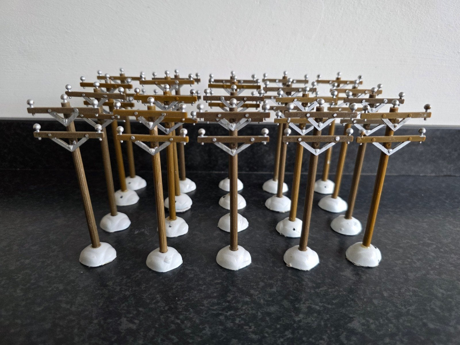 Lemax set van 20 telefoonpalen voor een Kerstdorp, Ophalen, Gebruikt