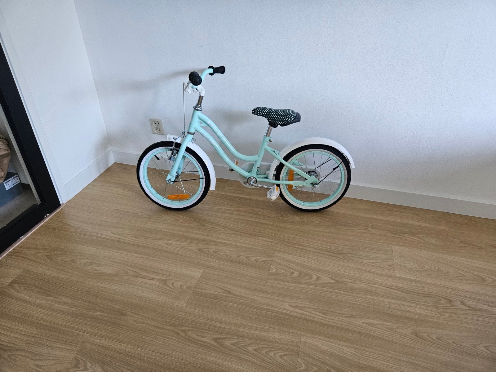 Nieuwe Meisjesfiets 16 inch, Fietsen en Brommers, Ophalen, Zo goed als nieuw, Velgrem, 16 tot 20 inch