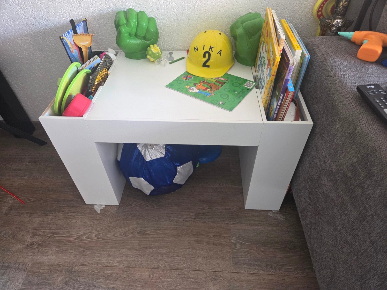 Kinderbireau, Ophalen, Zo goed als nieuw