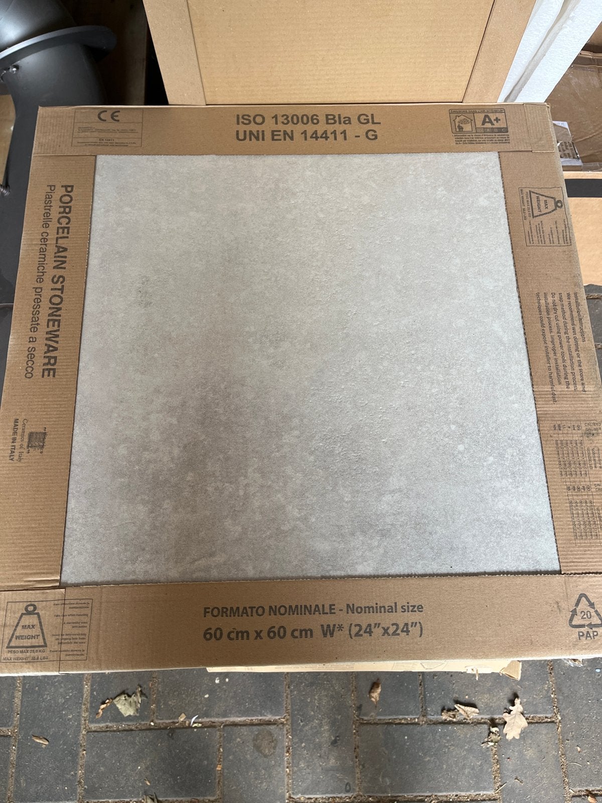 Nieuwe Tegels 60x60 cm - Lichtgrijs, Ophalen, 60 cm of meer, Keramiek, Nieuw