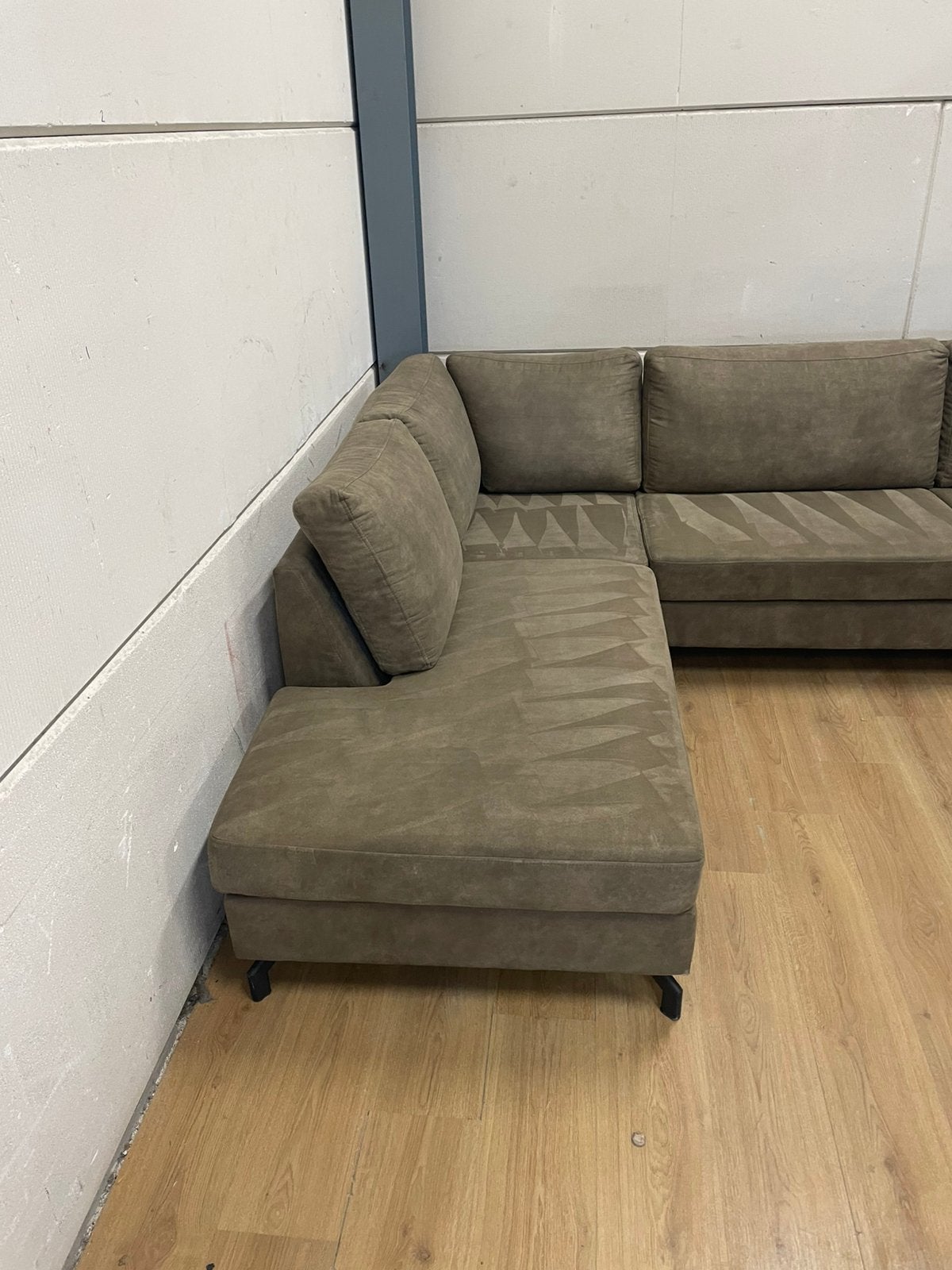 Mooie luxe suede bruine hoekbank - GEREINIGD!!!, Huis en Inrichting, Ophalen, 250 tot 300 cm, Luxe, Hoekbank