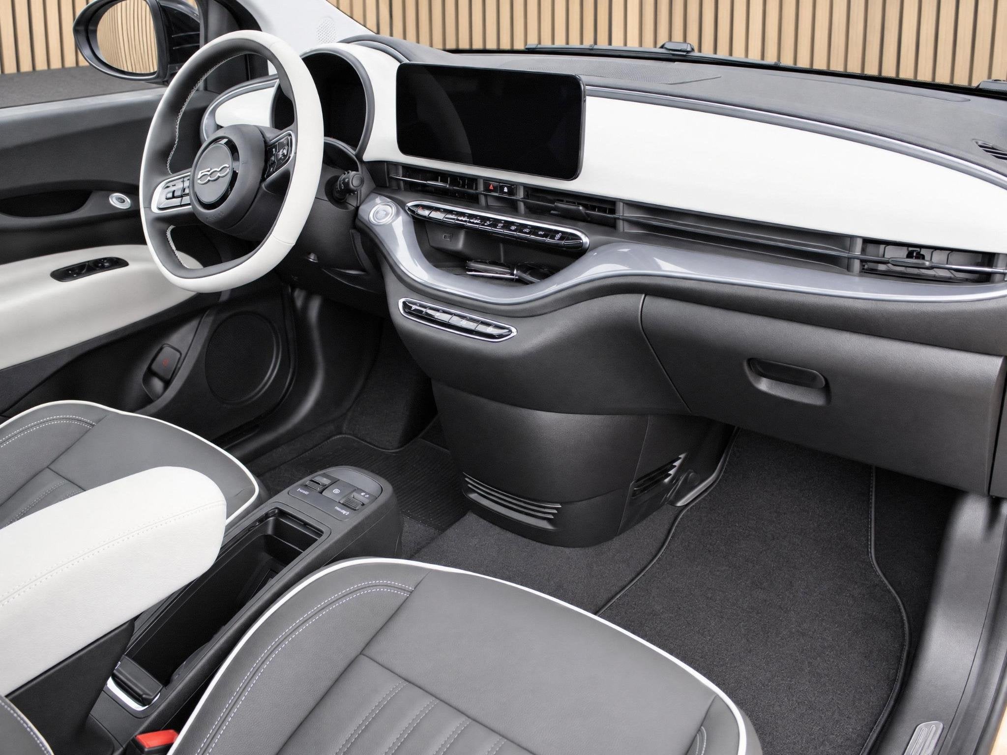 Fiat 500 La Prima 42 kWh VOORRAAD KORTING, Auto's, 12 maanden, Automatische klimaatregeling, 118 pk, 4 stoelen