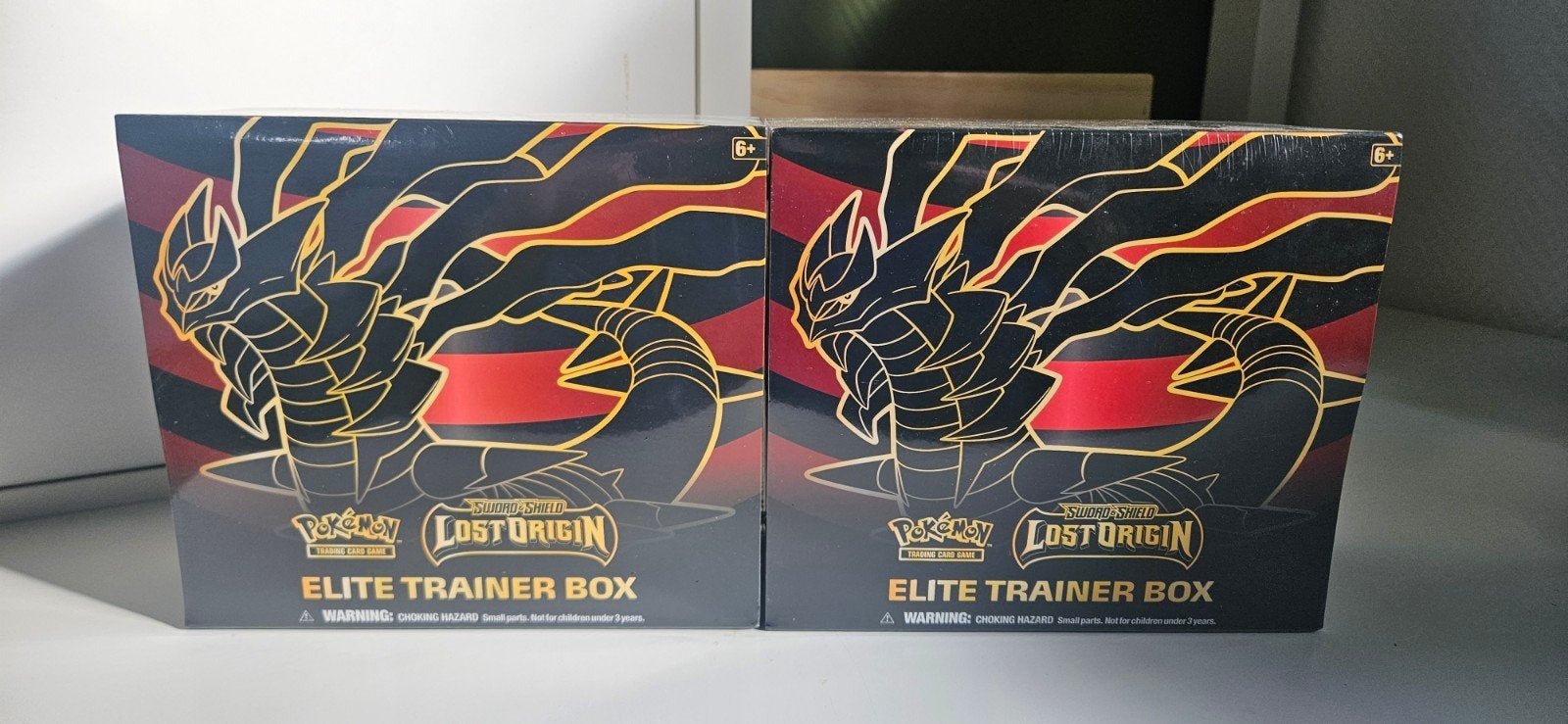 Pokémon TCG: Lost Origin Elite Trainer Box (2 stuks), Ophalen of Verzenden, Nieuw, Overige typen, Foil