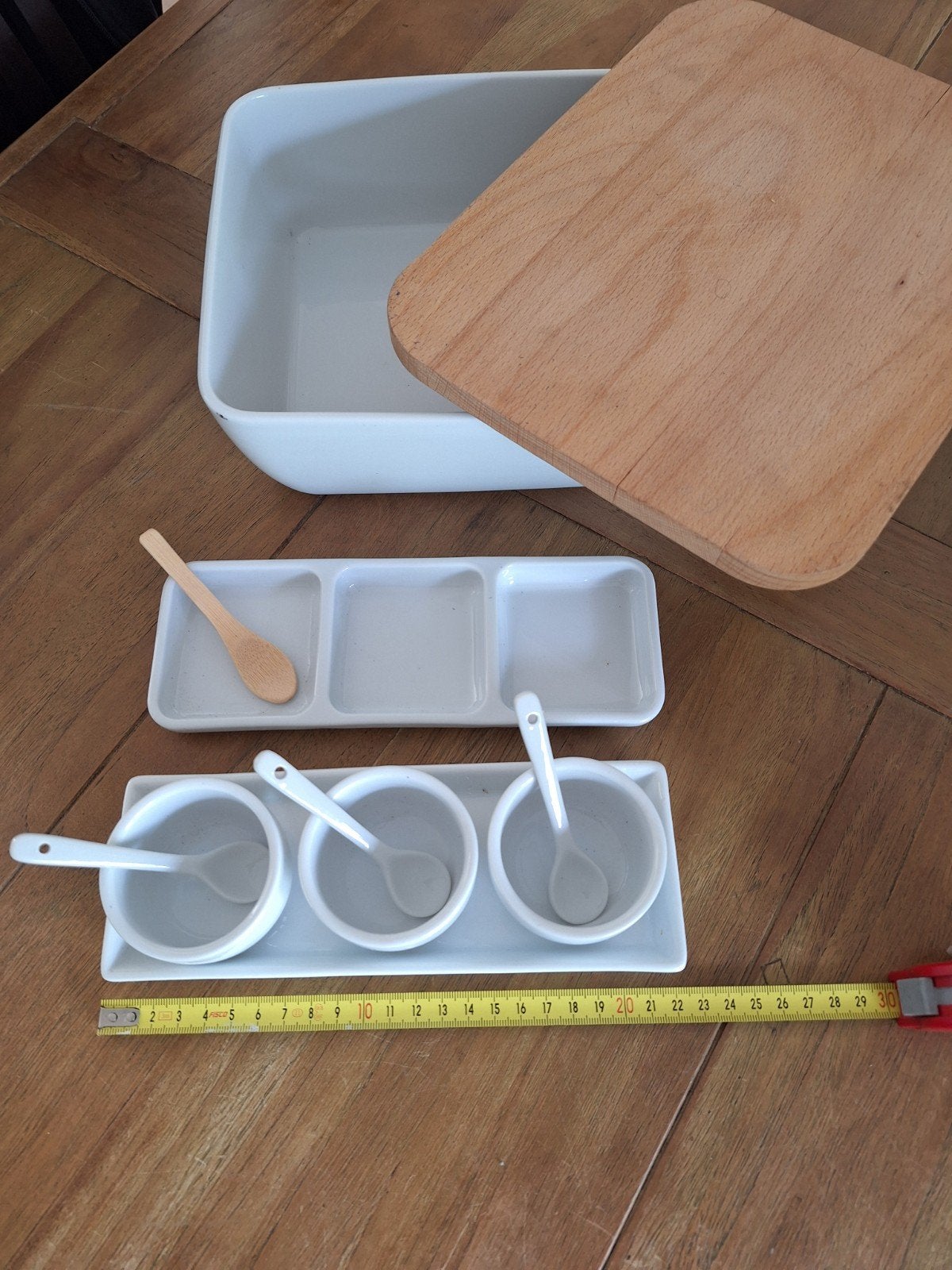 Mooie stenen sausbakjes met houten deksel en lepels, Ophalen of Verzenden, Steen/keramiek, Wit, Overige typen