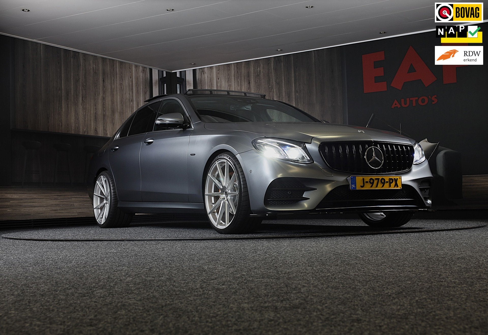 Mercedes-Benz E-klasse 200 AMG Line / Aut / Leder / Burmeste, Auto's, Automaat, Dealer onderhouden, Achterwielaandrijving, Gebruikt