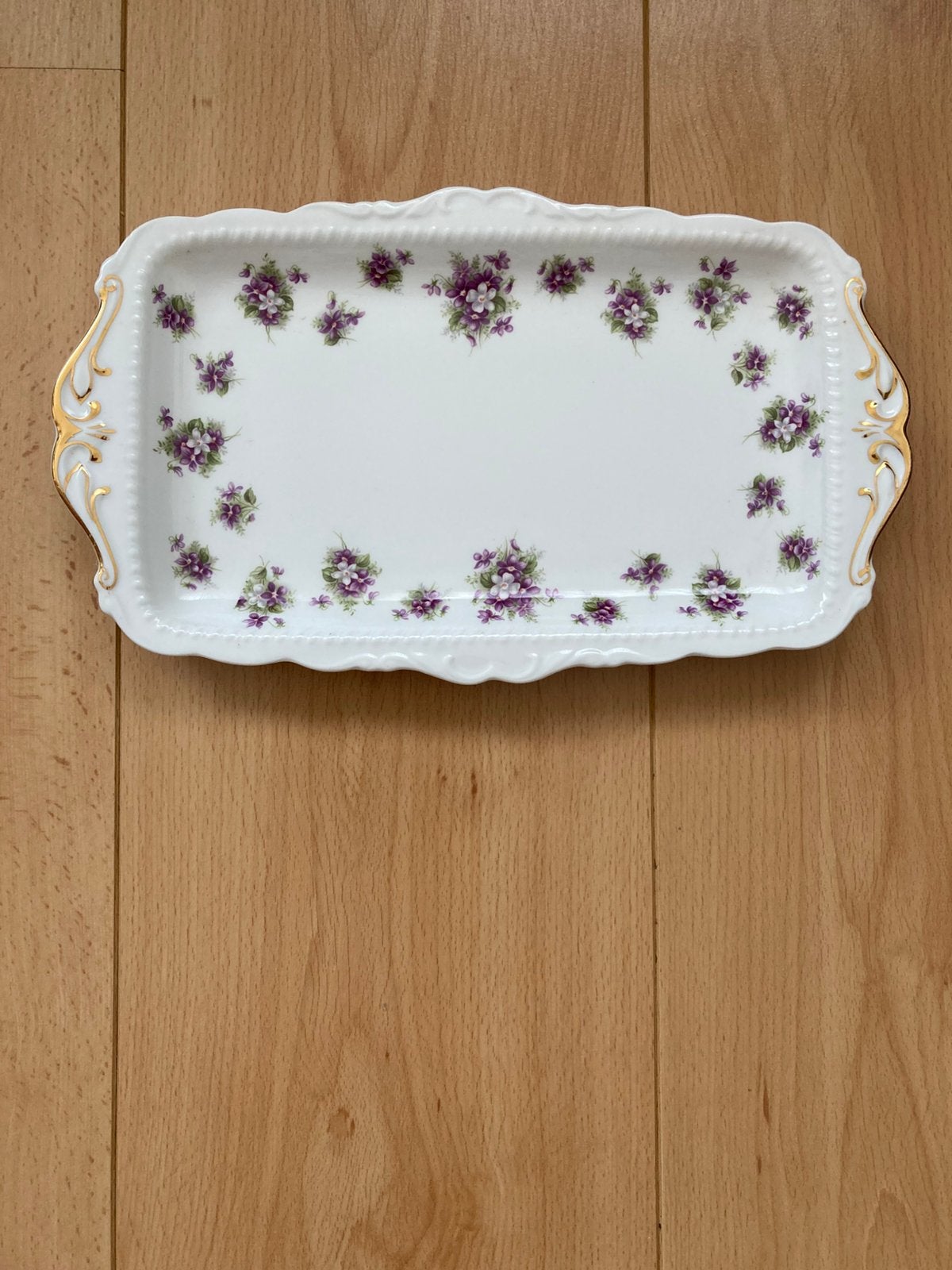 Cakeschaal Royal Albert Sweet Violets, Ophalen of Verzenden, Overige stijlen, Porselein, Schaal of Schalen