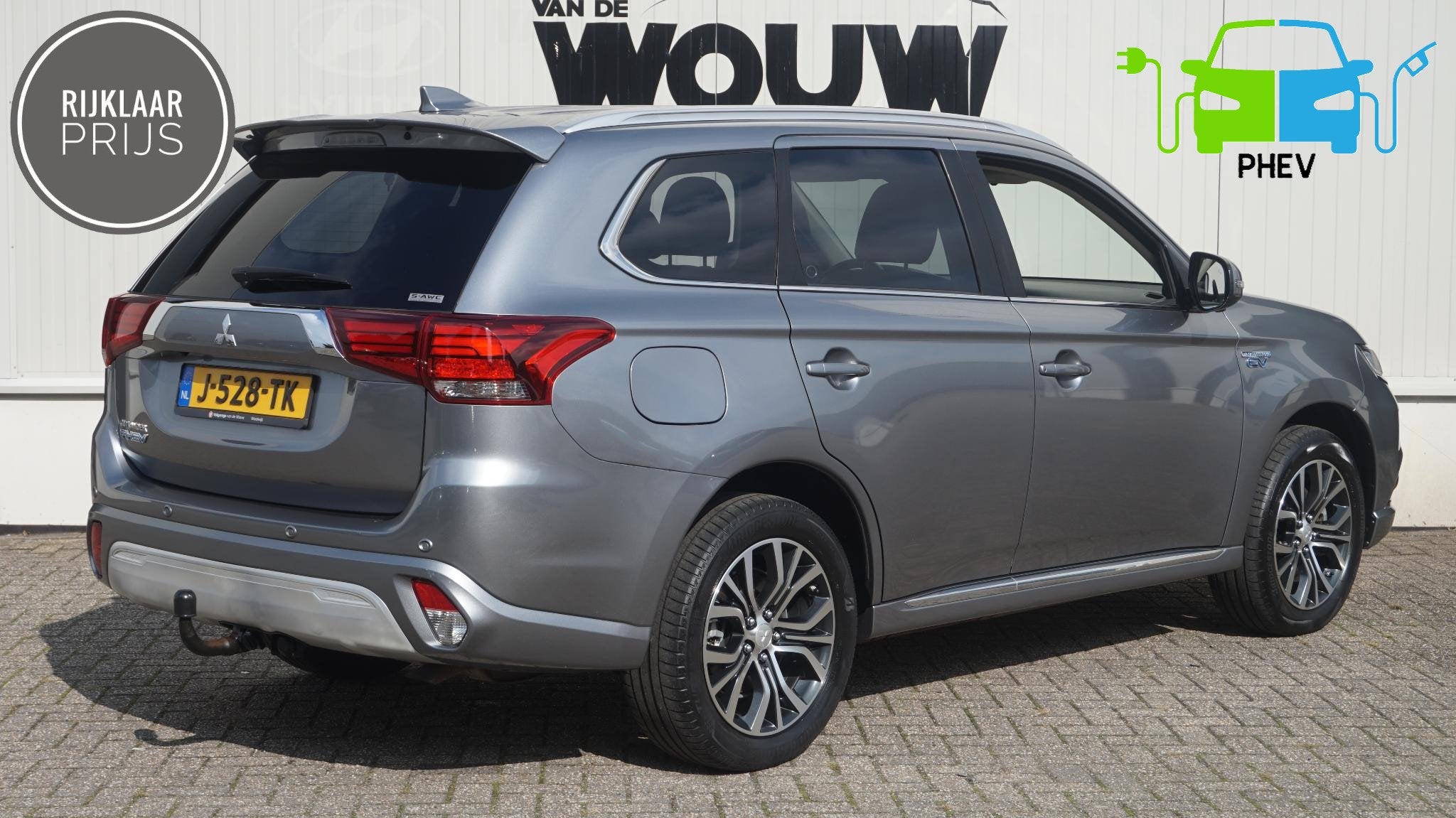 Mitsubishi Outlander 2.4 PHEV Intense+ Afn. Trekhaak | Elekr, Auto's, Automaat, 4 cilinders, 120 €/maand, Bedrijf