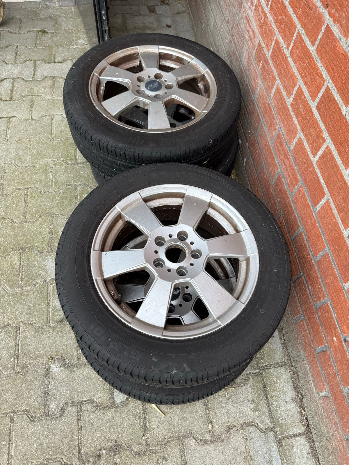 Set van 4 gebruikte banden en velgen - 205/55R16, Ophalen, Gebruikt, 16 inch, Banden en Velgen