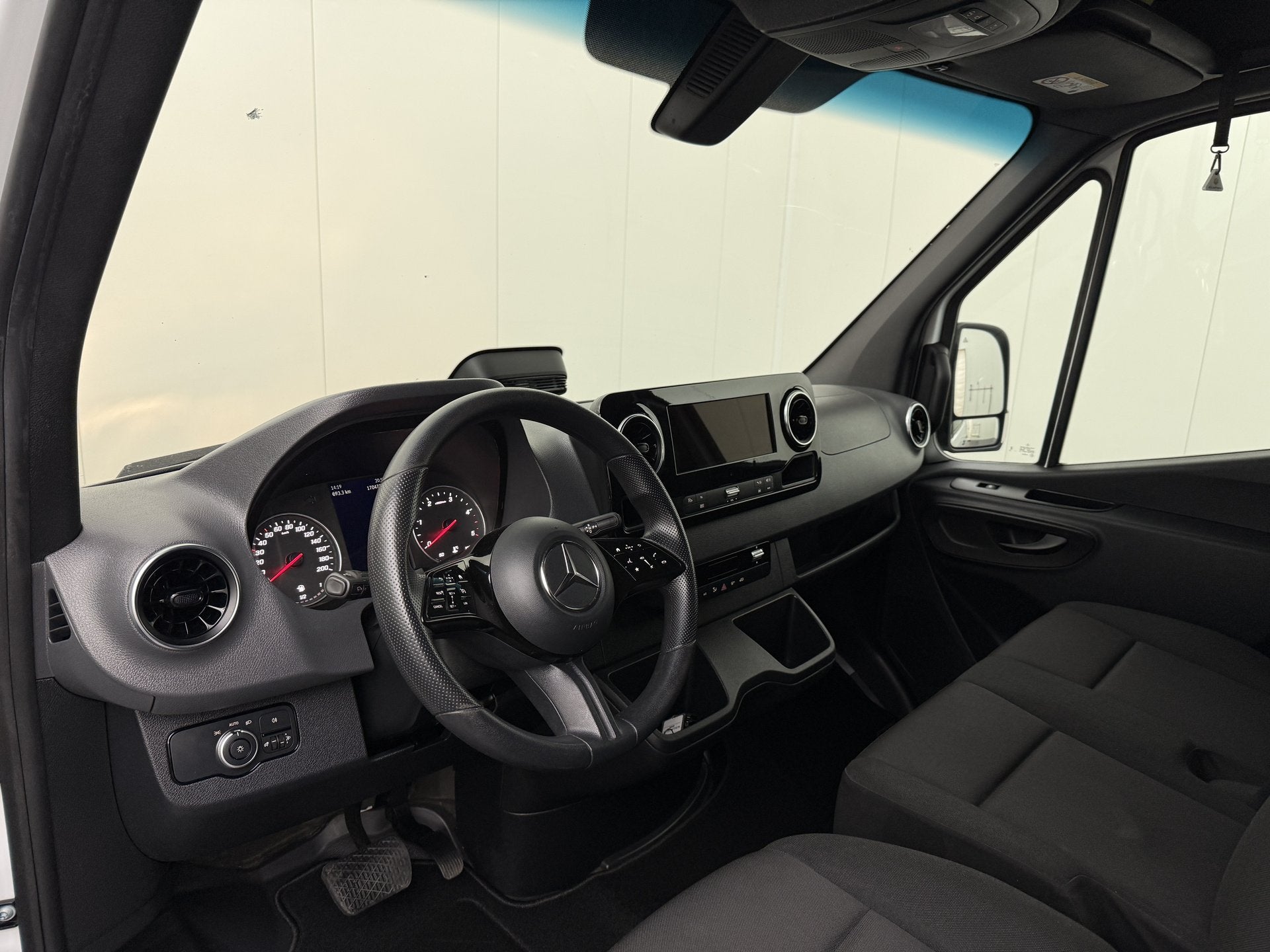 Mercedes-Benz Sprinter Automaat L3H2 Maxi (2024) | 10" Multi, Auto's, Bestelauto's, Automaat, Achterwielaandrijving, Gebruikt