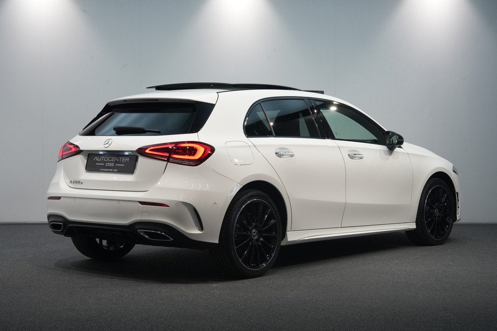 Mercedes-Benz A-Klasse 250 e AMG  Head-Up  Pano  19, 12 maanden, Gebruikt, Zwart, 4 cilinders