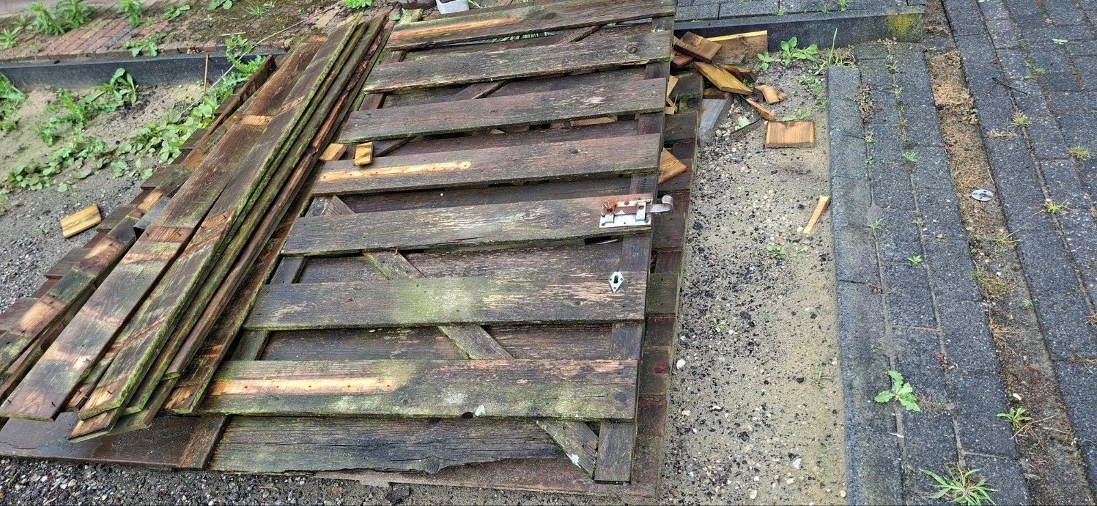 Oude schutting met losse planken, Ophalen, Minder dan 3 meter, Hout, 1 tot 2 meter