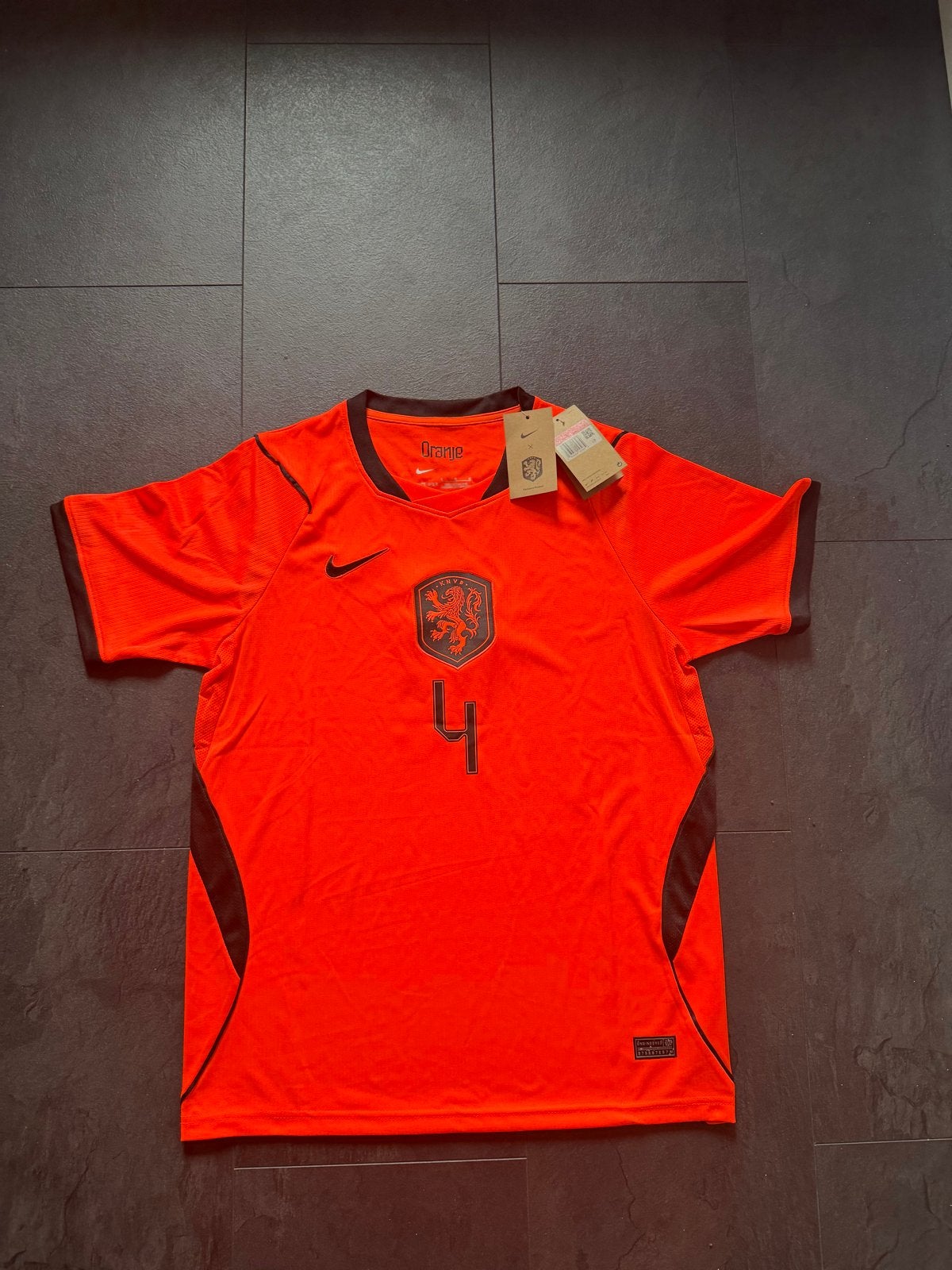 Nike Nederland Thuisshirt Virgil van Dijk #4 Maat L, Maat 52/54 (L), Nieuw, Oranje, Ophalen of Verzenden