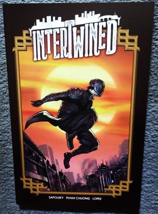 Intertwined. Een prima en uitstekende Trade Paperback!!!!, Boeken, Strips | Comics, Nieuw, Eén comic, Amerika, Ophalen of Verzenden