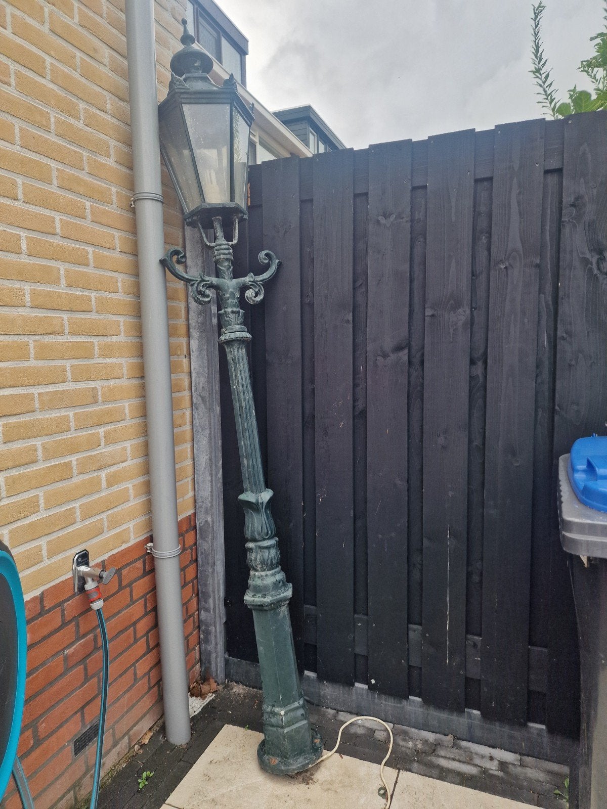 Mooie ouderwetse gietaluminium lantaarn, 236cm hoog, Antiek en Kunst, Ophalen