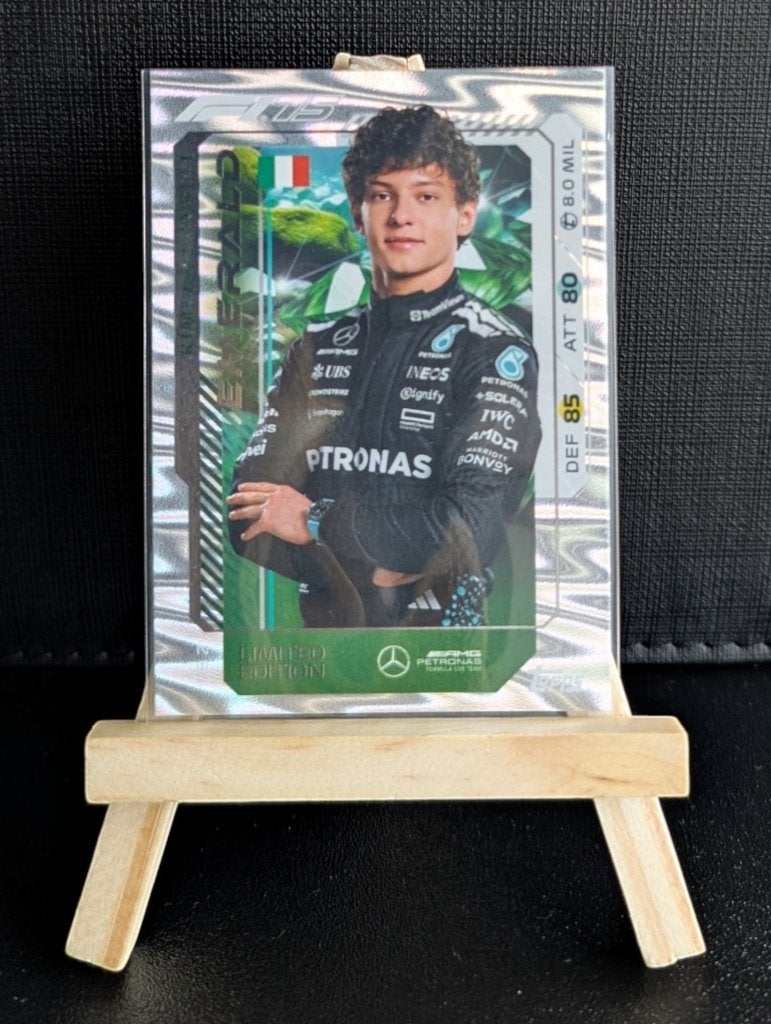 2025 Topps Turbo Attax f1 Kimi antonelli Limited Emerald, Ophalen of Verzenden, Zo goed als nieuw, Plaatje