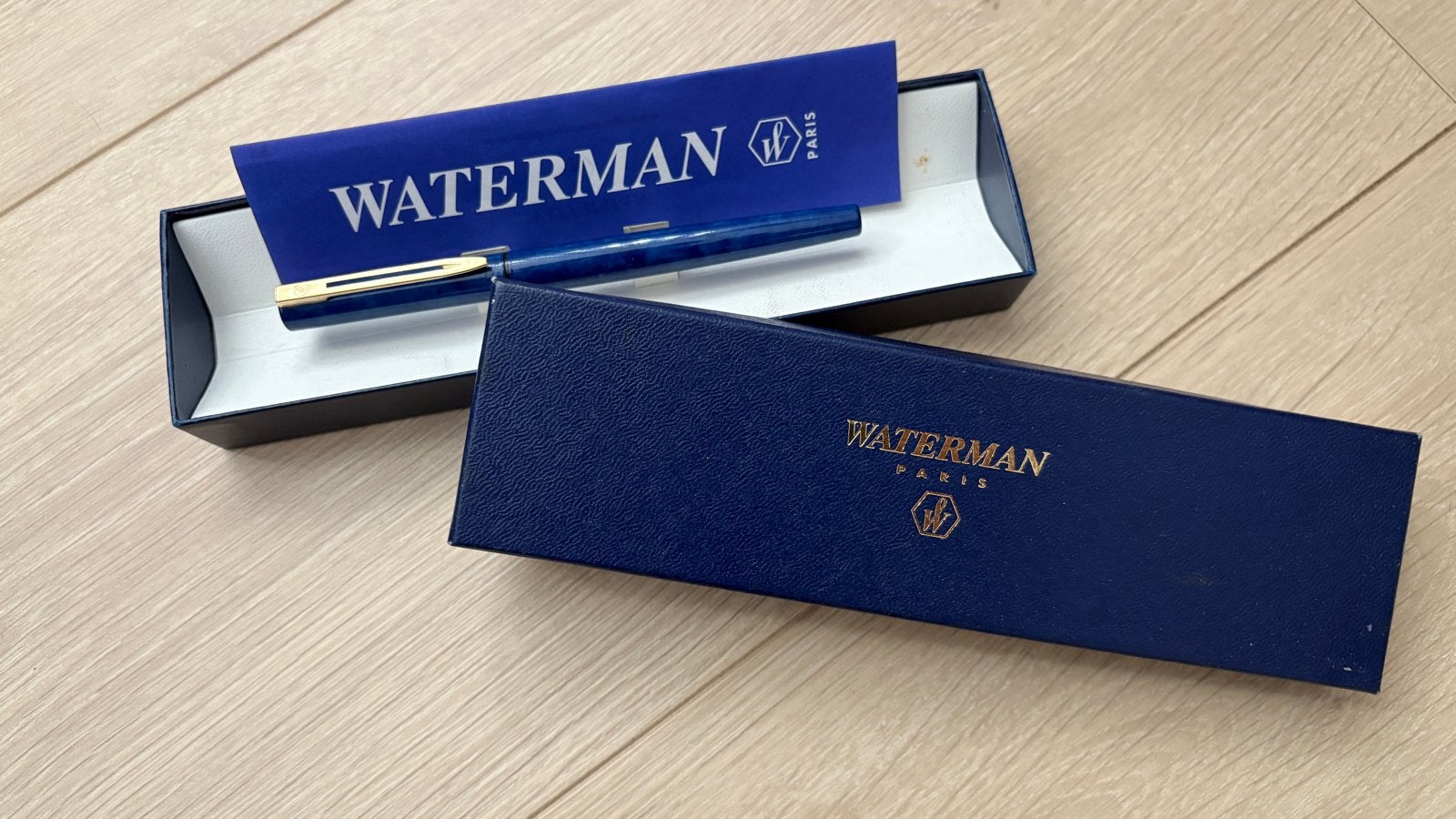 Waterman Vulpen - Blauw gemarmerd met Gouden Details, Verzamelen, Gebruikt, Verzenden, Met doosje, Vulpen
