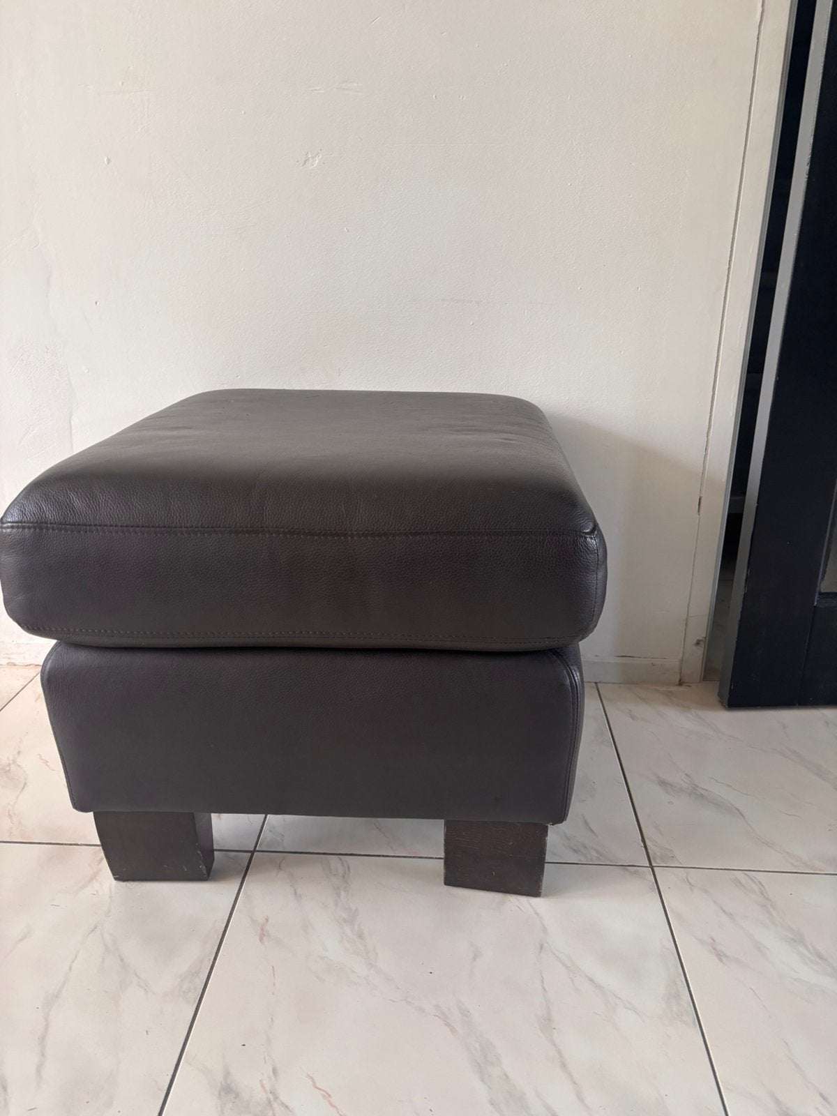 Leren poef donker bruin, Ophalen, Gebruikt, Vierkant, 50 tot 75 cm