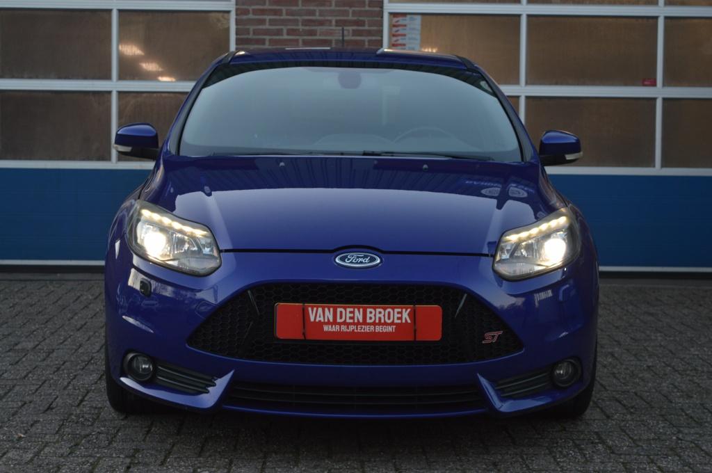 Ford Focus 2.0 EcoB. ST-2 | RECARO - NAVI - STOEL.VERW, Auto's, Euro 5, Gebruikt, 4 cilinders, Blauw