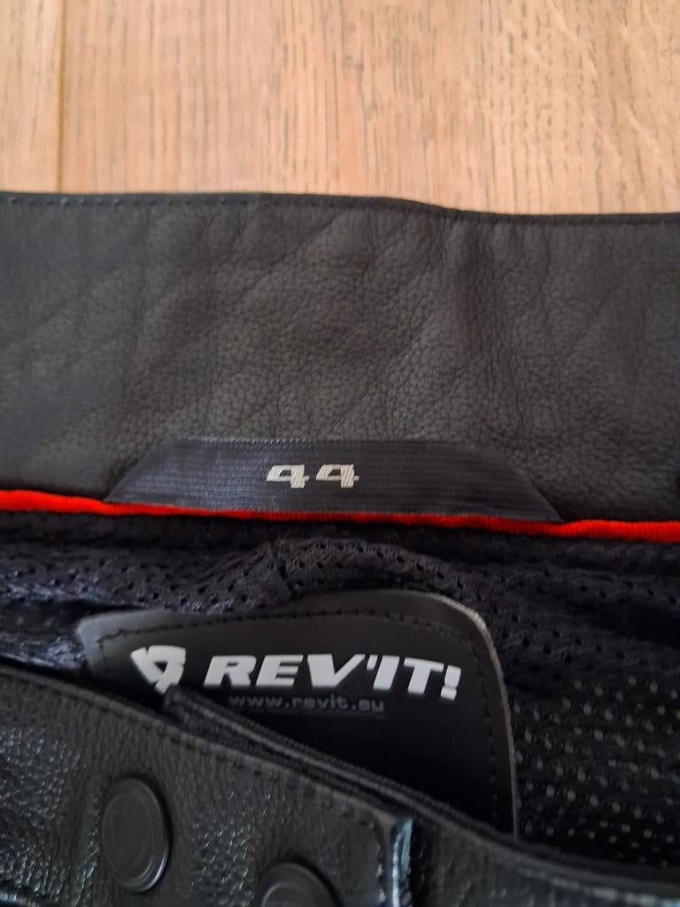 Te koop: REV’IT dames/ heren leren motorbroek – maat 44, Ophalen of Verzenden, Dames, Broek | leer