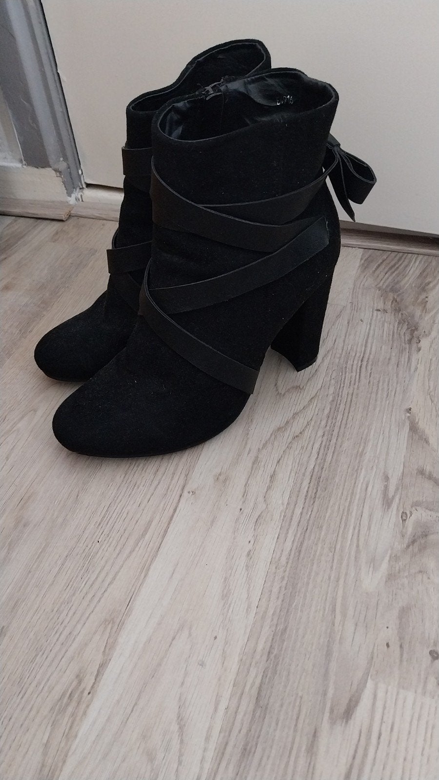 zwarte laarsjes maat 39, Kleding | Dames, Zwart, Lage of Enkellaarzen, Ophalen of Verzenden, Zo goed als nieuw