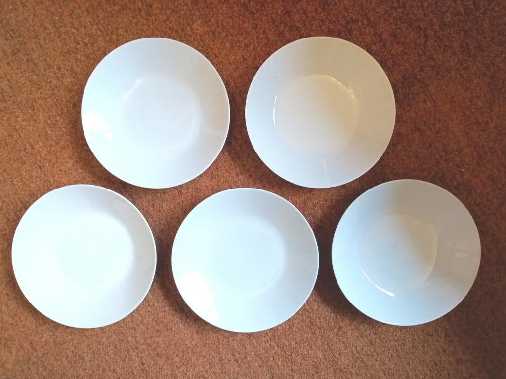 Set van 5 vintage witte diepe borden, diameter ca. 23cm, Ophalen of Verzenden, Porselein, Overige stijlen, Bord(en)
