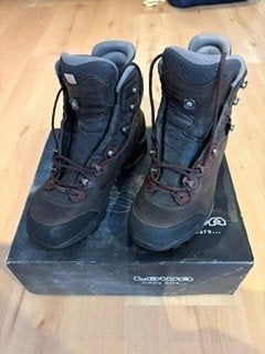Lowa wandelschoenen, Ophalen, Zo goed als nieuw, Schoenen