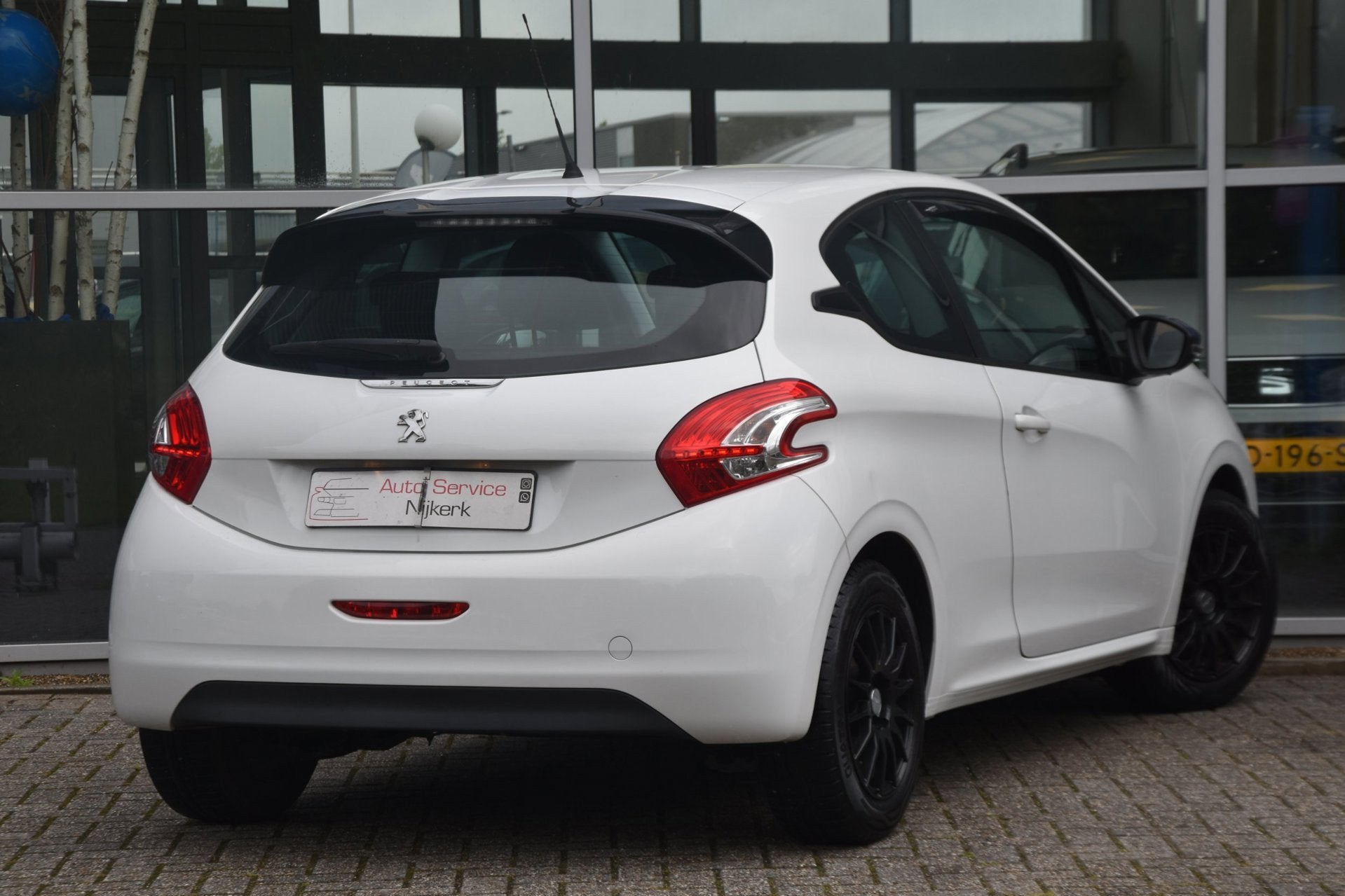 Peugeot 208 1.0 VTi LIKE | APPLE CARPLAY | AIRCO | CRUISE CO, Voorwielaandrijving, Gebruikt, Automatische klimaatregeling, Origineel Nederlands