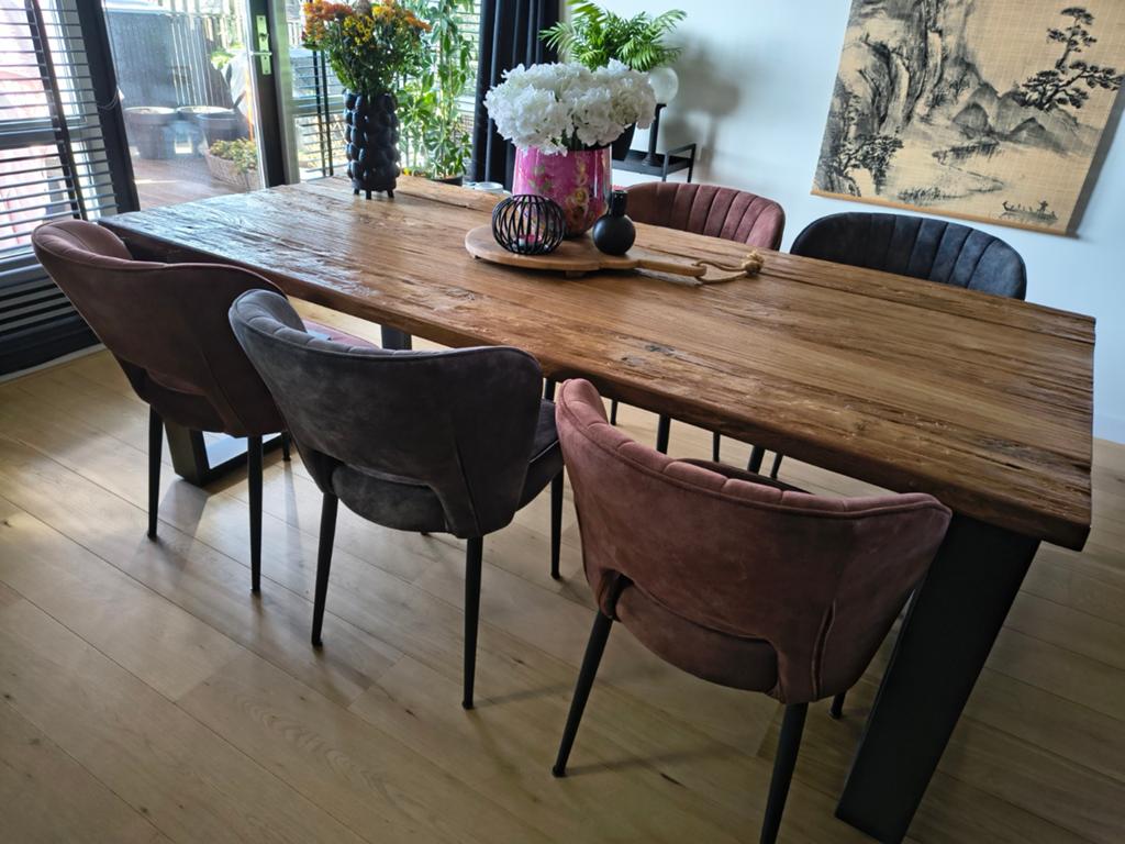 Robuuste eettafel van massief hout met metalen onderstel, Industrieel, robuust, 200 cm of meer, 50 tot 100 cm, Zo goed als nieuw
