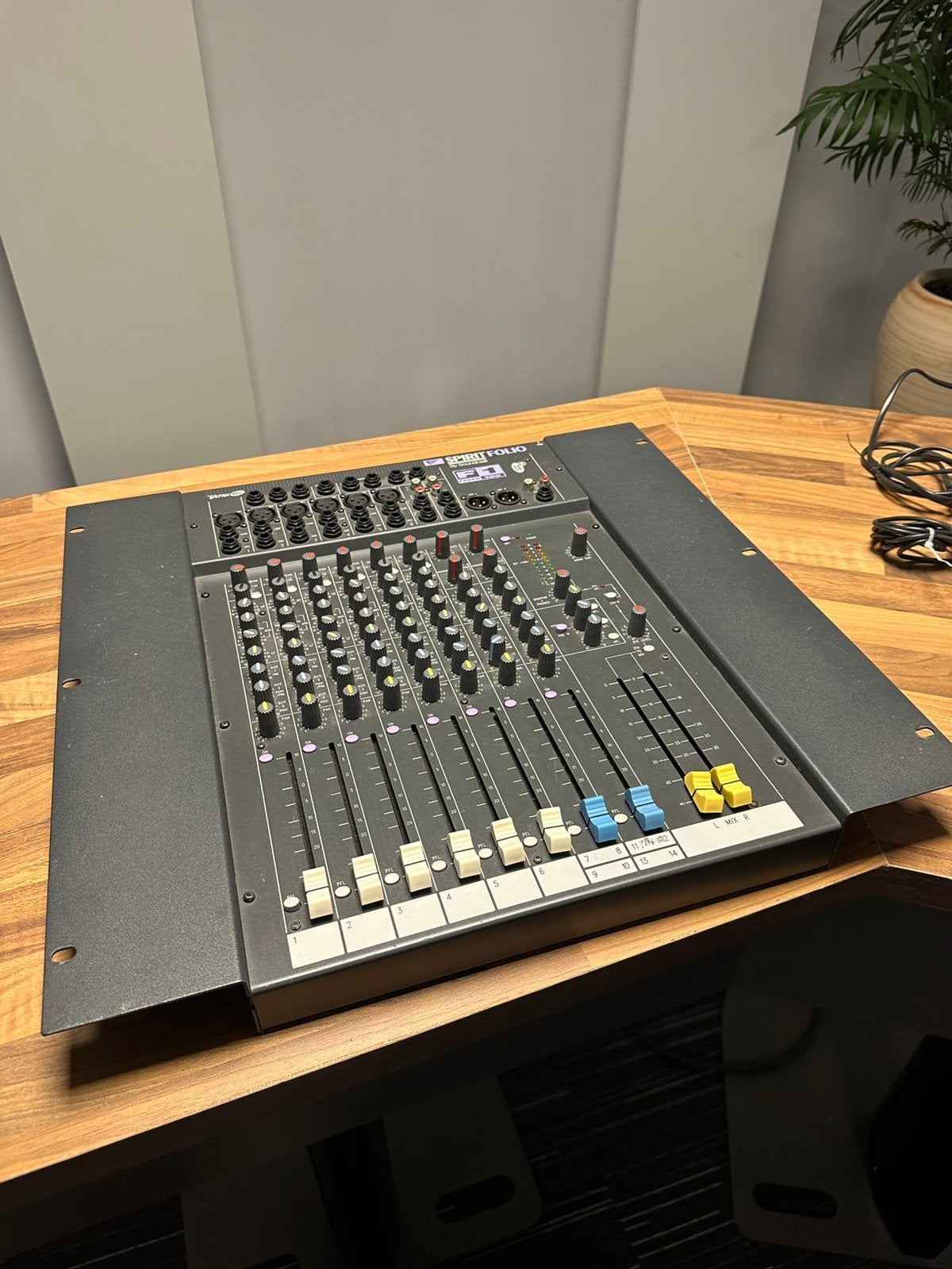 Spirit Folio F1 audio mixer, Muziek en Instrumenten, Mengpanelen, Ophalen, Zo goed als nieuw