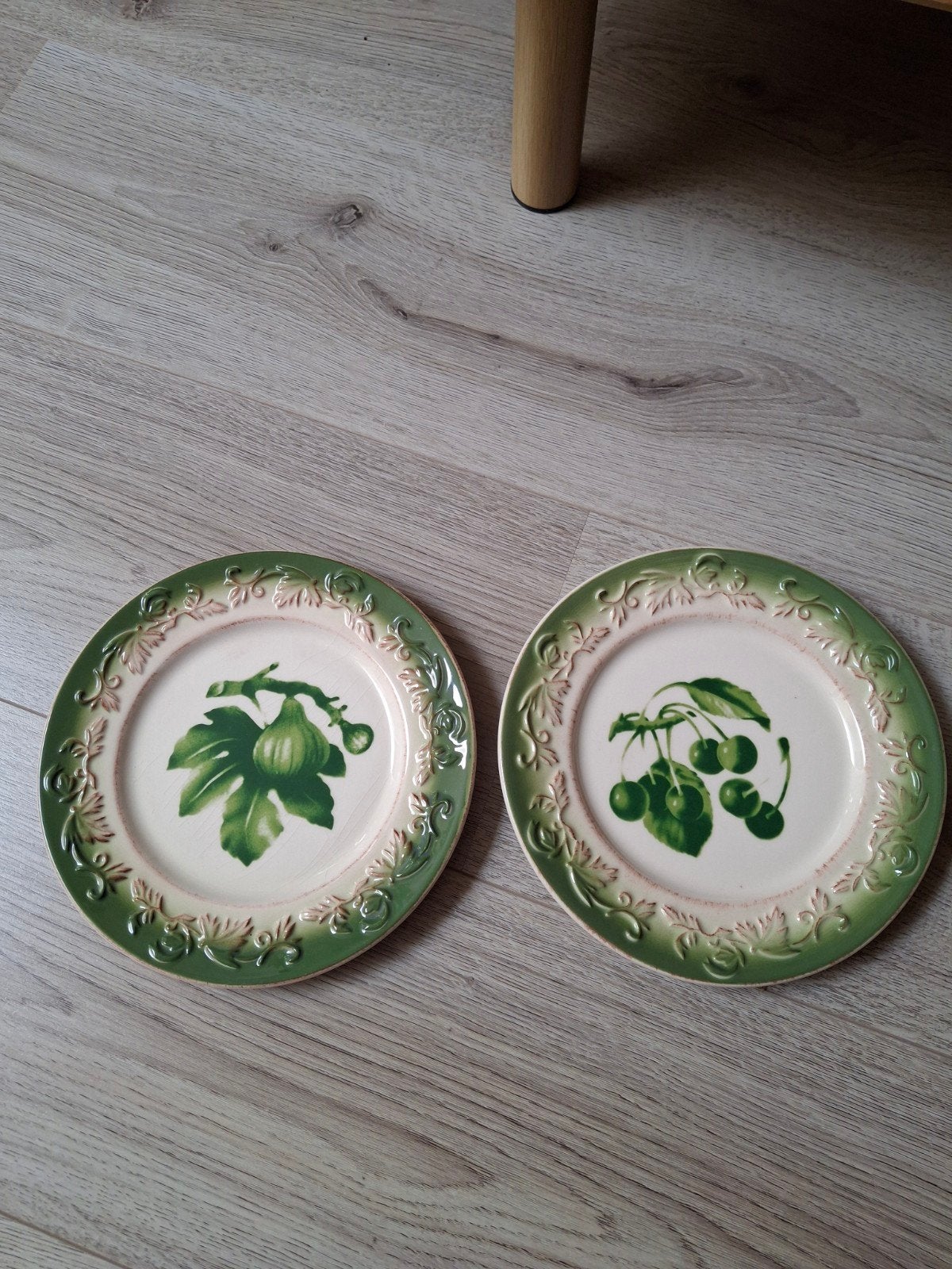 2 Franse bordjes met vijg en kersen - Le Comptoir De Famille, Ophalen of Verzenden