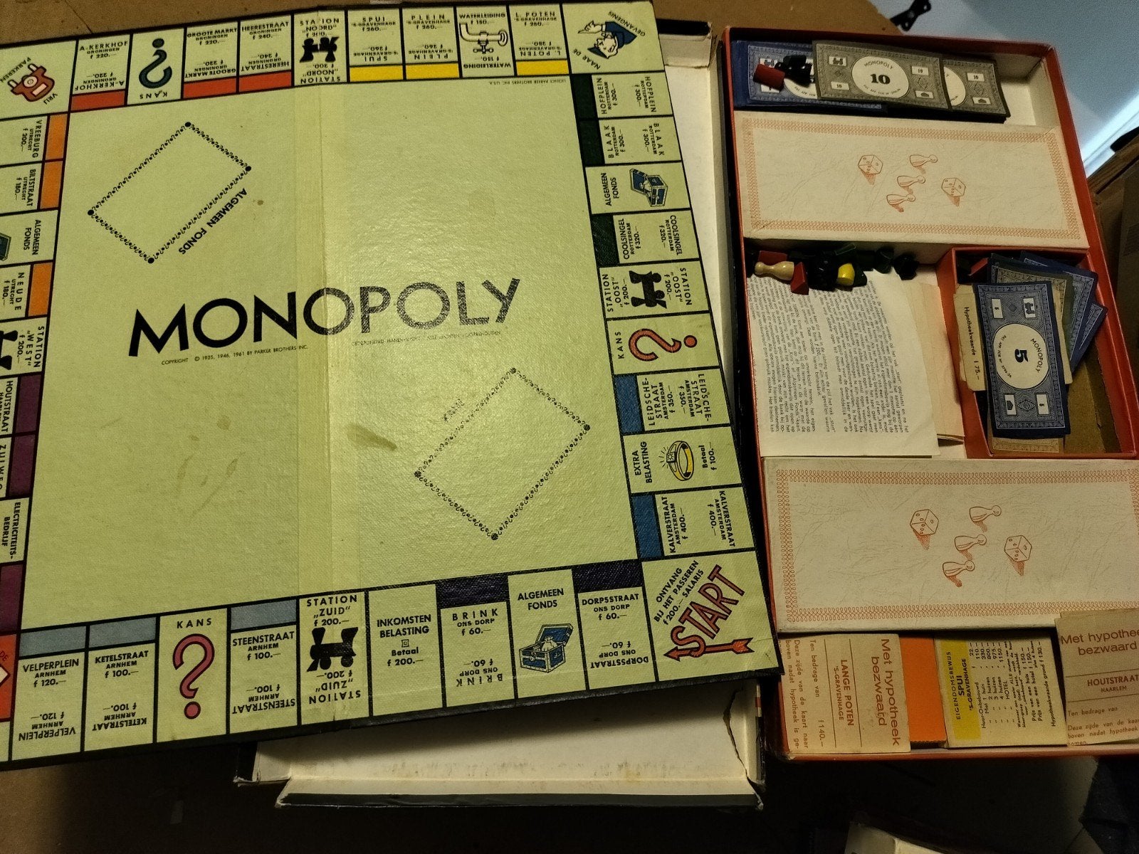 Monopoly Bordspel - Klassieke Editie, Hobby en Vrije tijd, Drie of vier spelers, Ophalen of Verzenden, Gebruikt