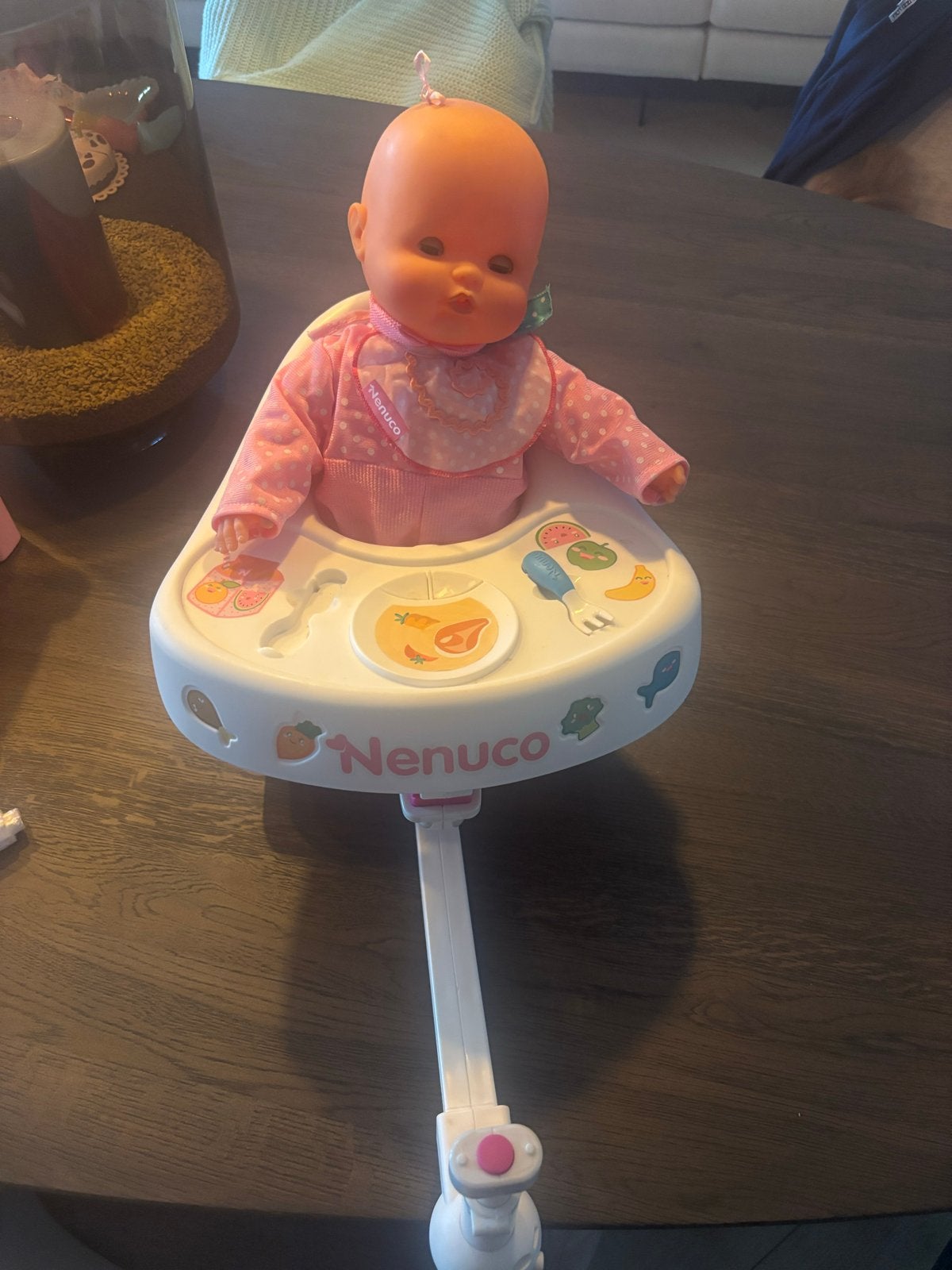 Nenuco babypop met kinderstoel en accessoires, Ophalen, Gebruikt, Babypop