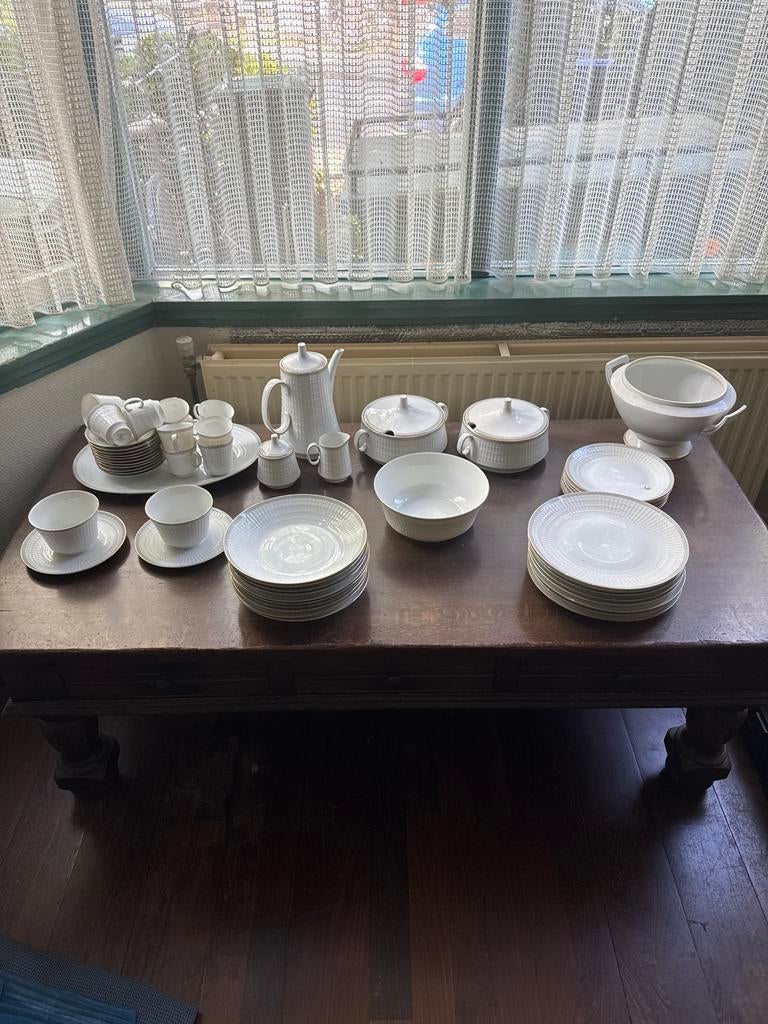 Servies 54 st Hutschenreuther symphony weiss goldroset 6045, Antiek en Kunst, Ophalen