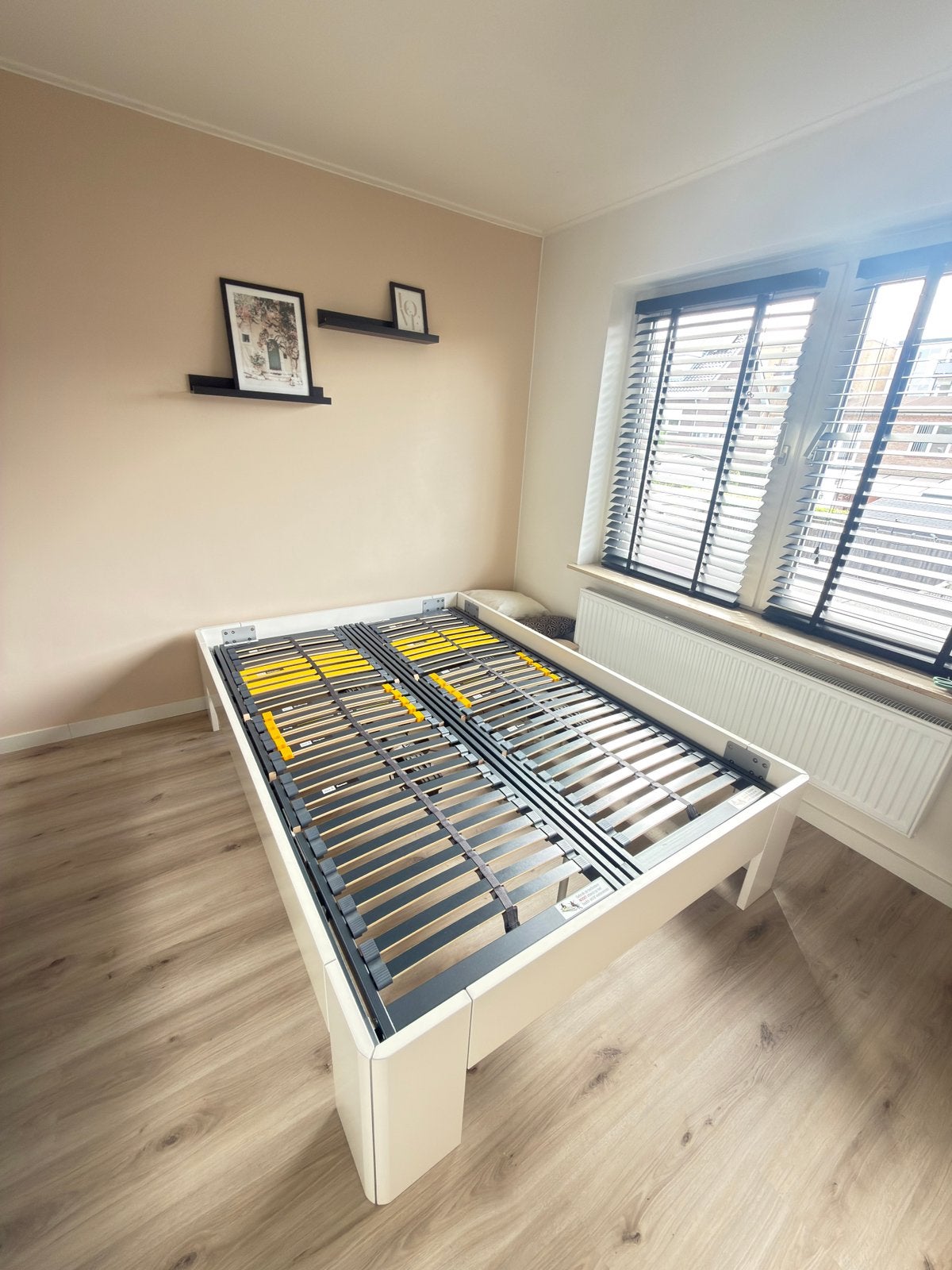 Bed met elektrische lattenbodem, Ophalen, Verstelbaar, Wit, 140 cm