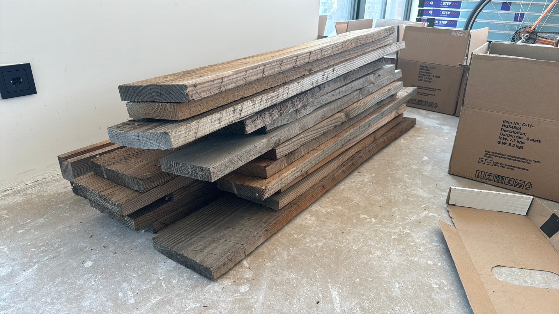 Partij douglashout. 22 planken 2 balken, Doe-het-zelf en Verbouw, Hout en Planken, Ophalen, Gebruikt, Minder dan 25 mm, Plank