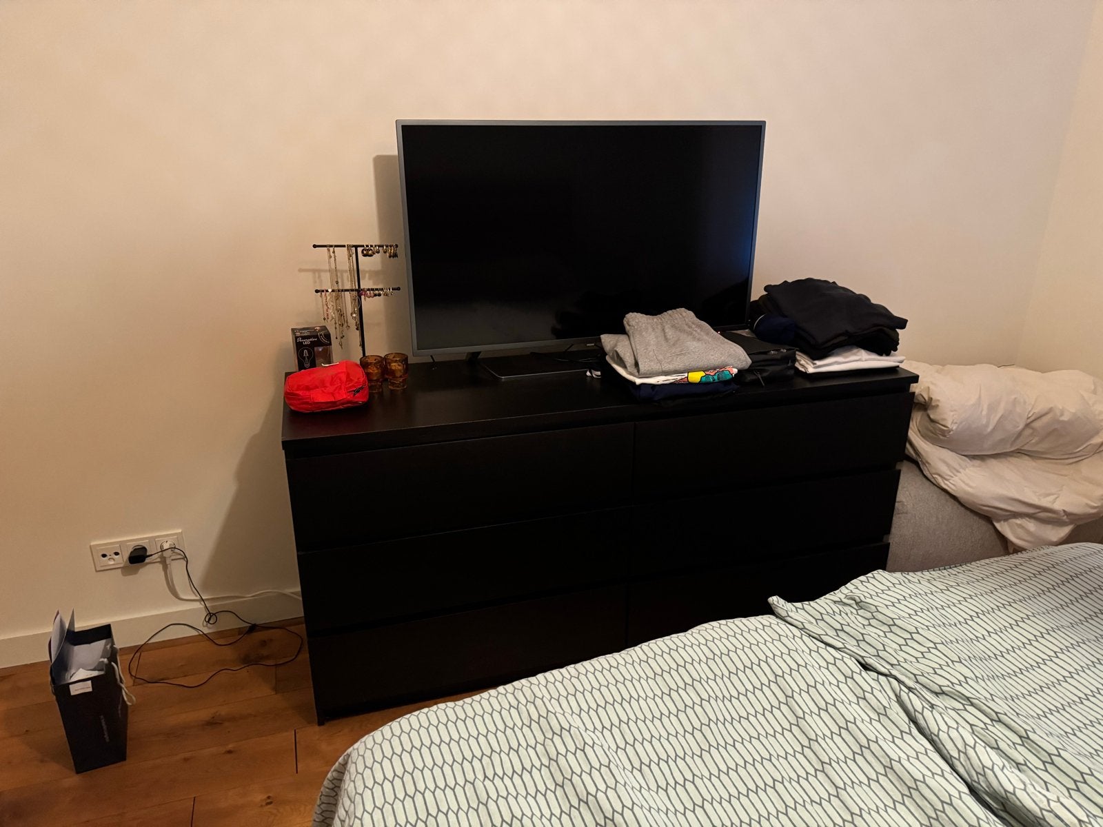 Zwarte ladenkast met 6 lades - Ruime opbergruimte, Huis en Inrichting, Gebruikt, 100 tot 150 cm, 5 laden of meer, Ophalen of Verzenden