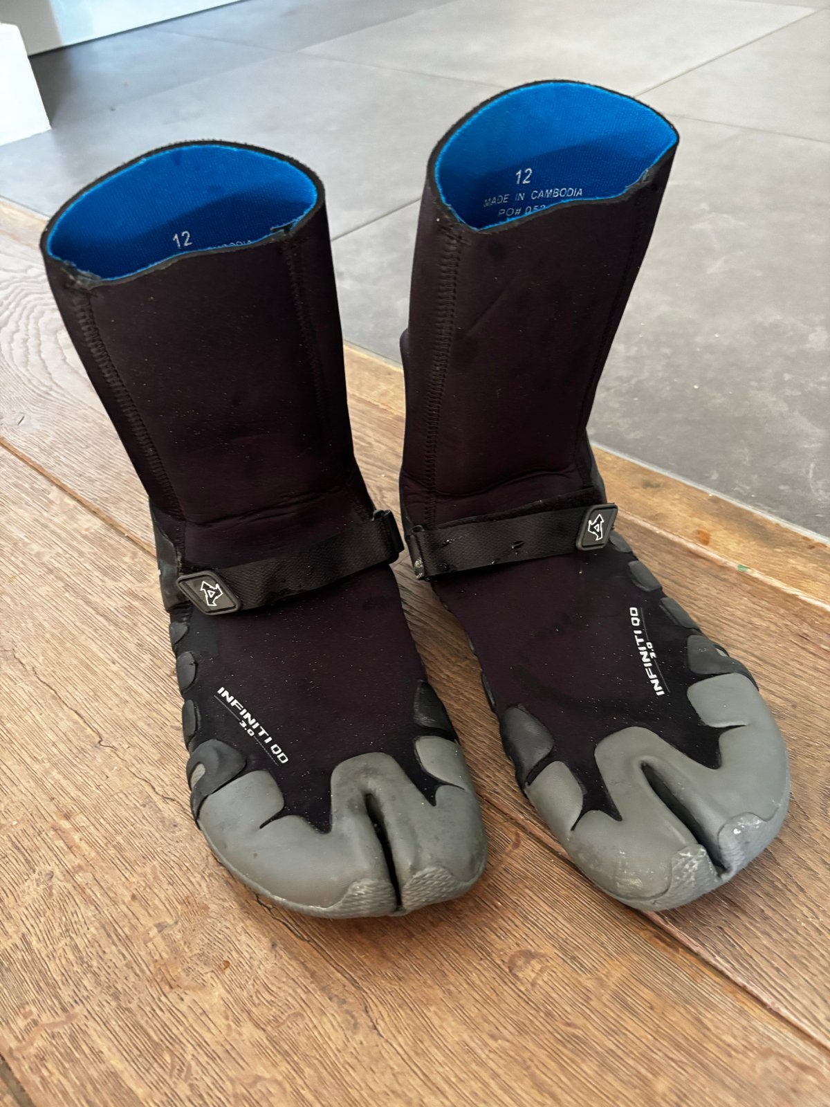 Xcel Infinitoo surfschoenen maat 12, Watersport en Boten, Watersportkleding, Ophalen of Verzenden, Zo goed als nieuw, Dame of Heer