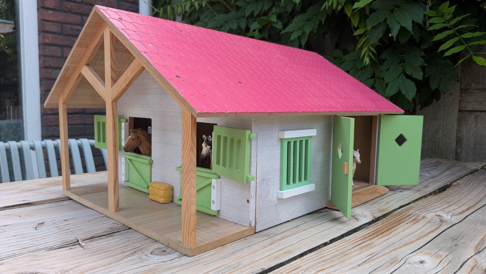 Houten paardenstal voor speelgoedpaarden (Schleich), Ophalen of Verzenden, Gebruikt, Jongen of Meisje