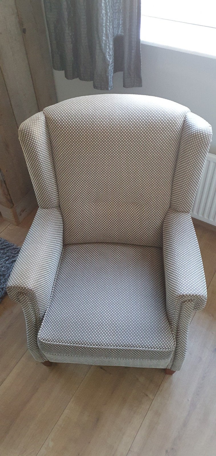 Stoel beige groen stof met houten pootjes
In prima staat.Sto, Ophalen, 75 tot 100 cm, Zo goed als nieuw, Stof