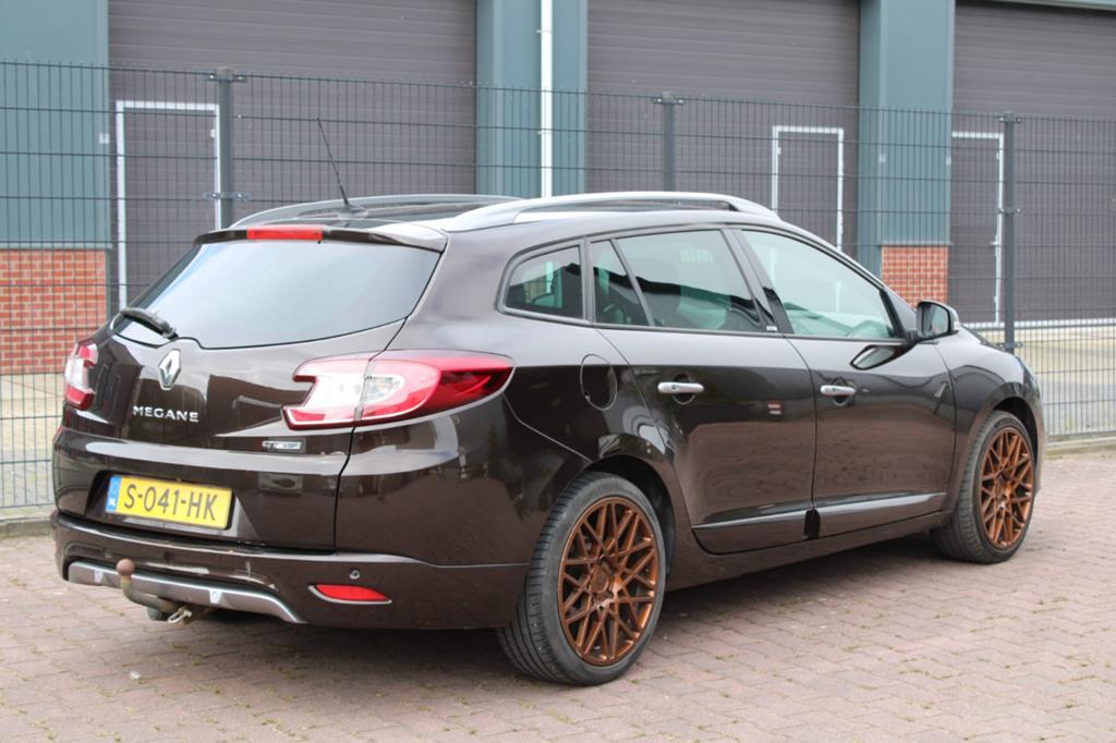 Megane gt220 station 300pk, Voorwielaandrijving, 1362 kg, Zwart, 4 cilinders
